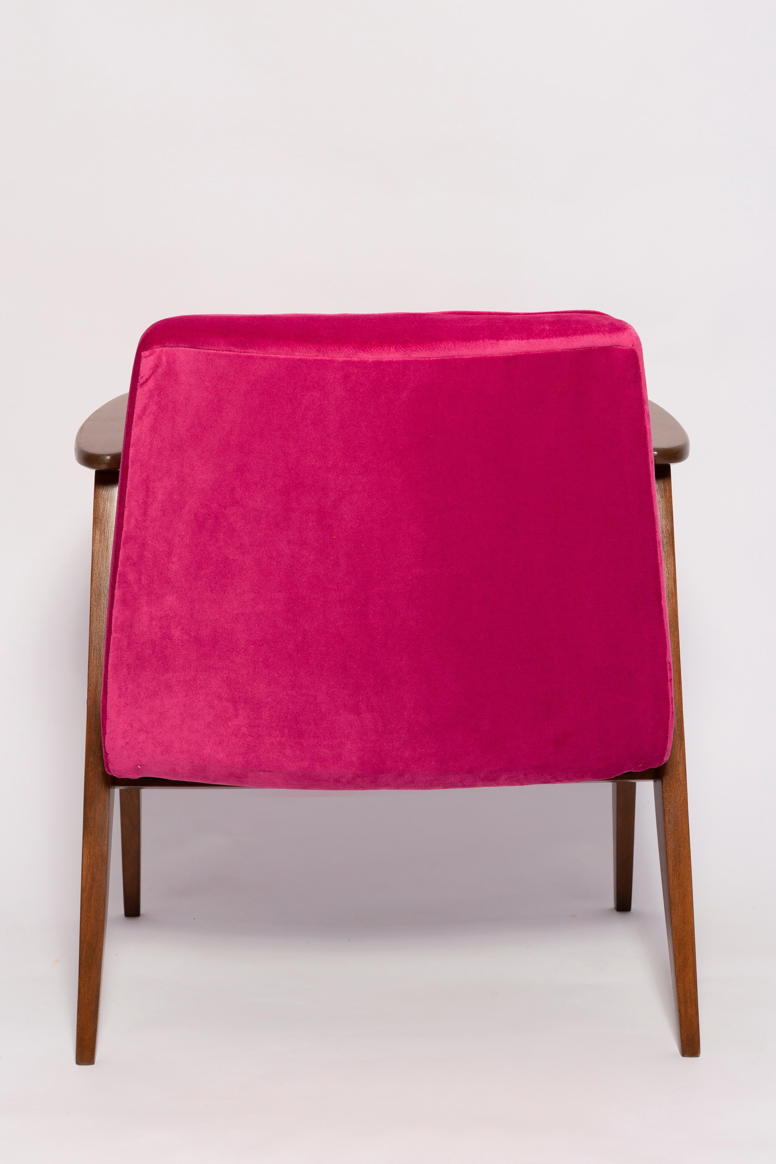 Pair of Mid Century 366 Armchairs in Pink Velvet, Jozef Chierowski, Europe 1960 For Sale 2