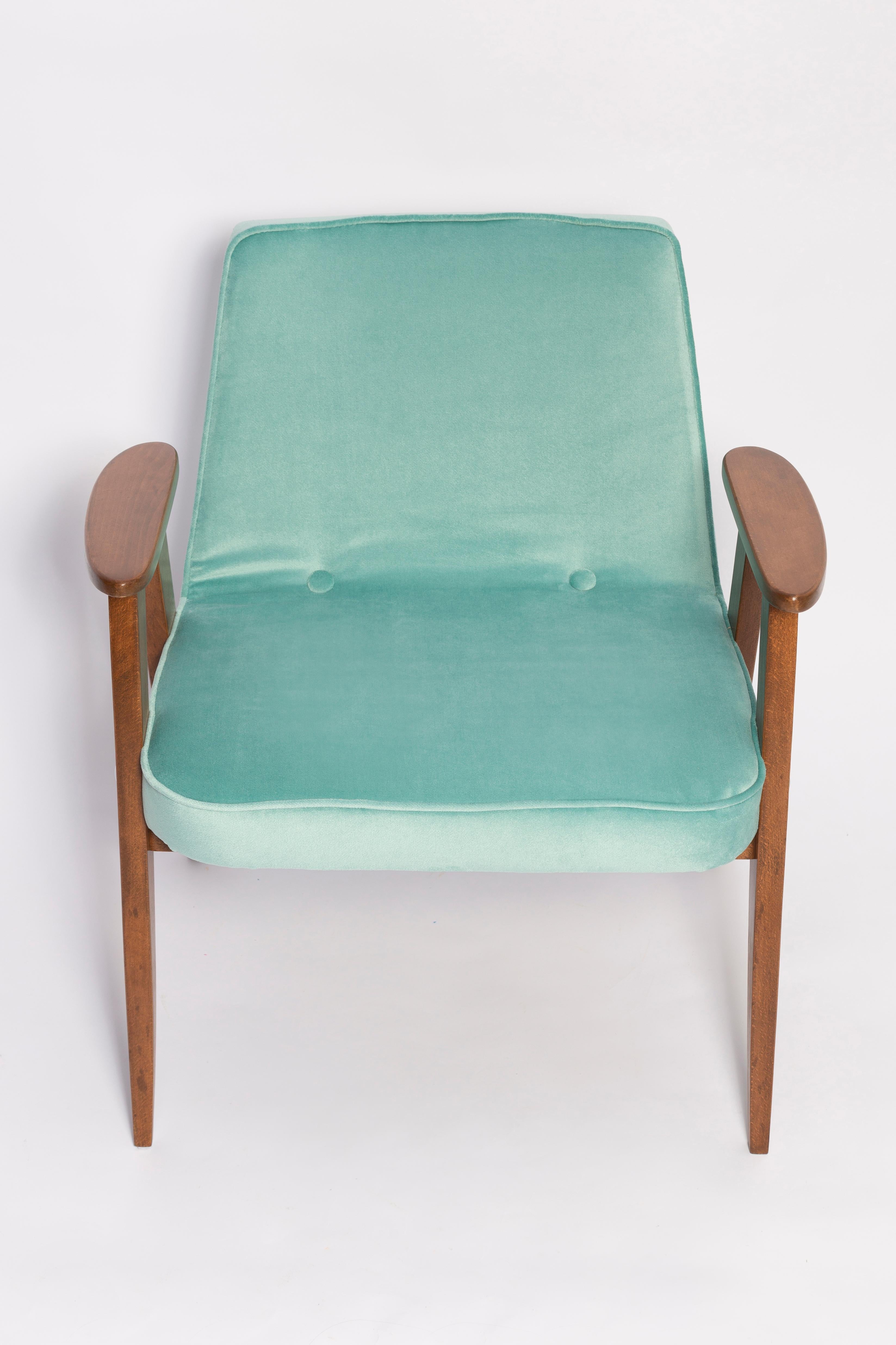 Pair of Mid Century 366 Armchairs, Mint Velvet, Jozef Chierowski, Europe 1960 For Sale 3