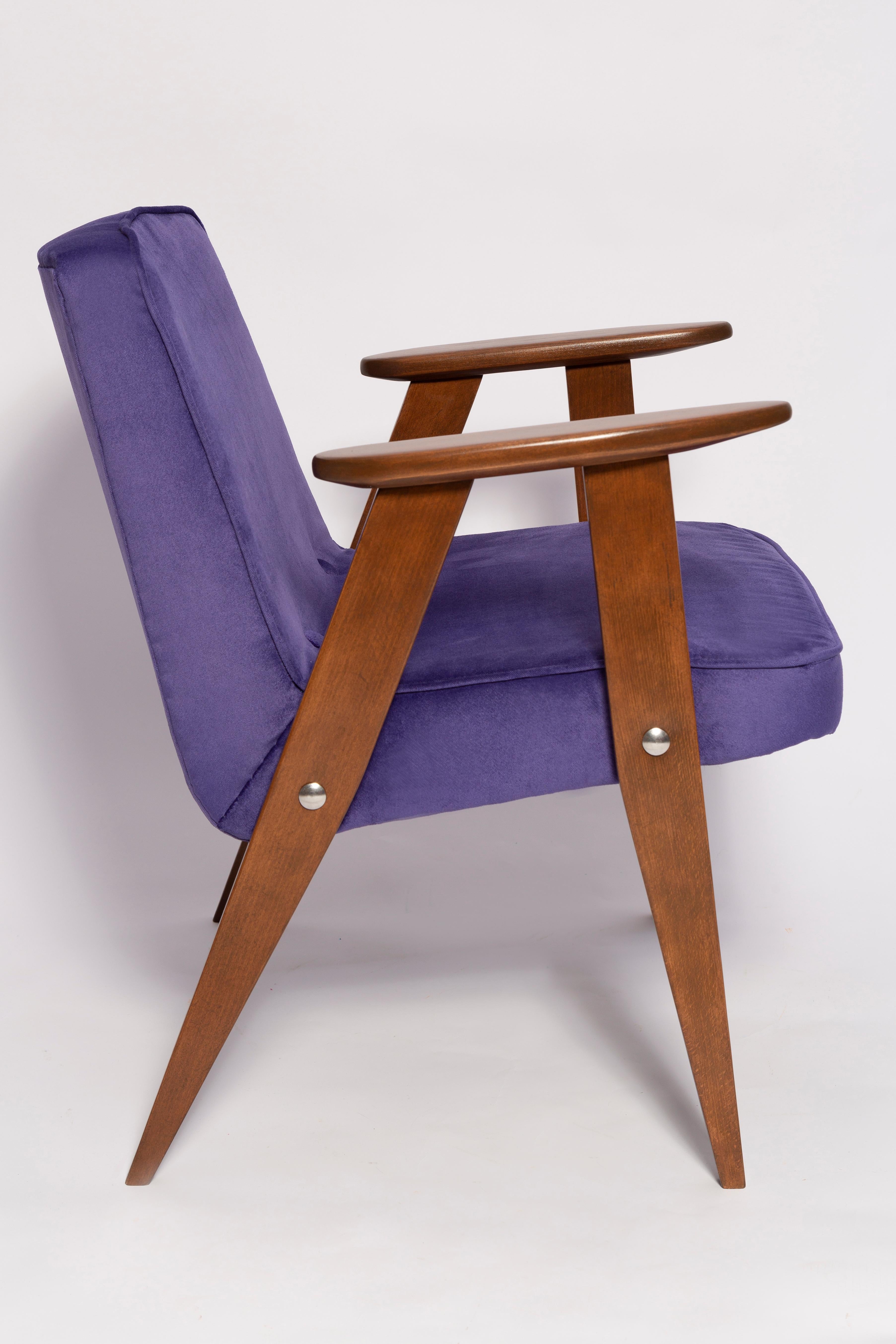 20th Century Pair of Mid Century 366 Armchairs, Purple Velvet, Jozef Chierowski, Europe 1960 For Sale