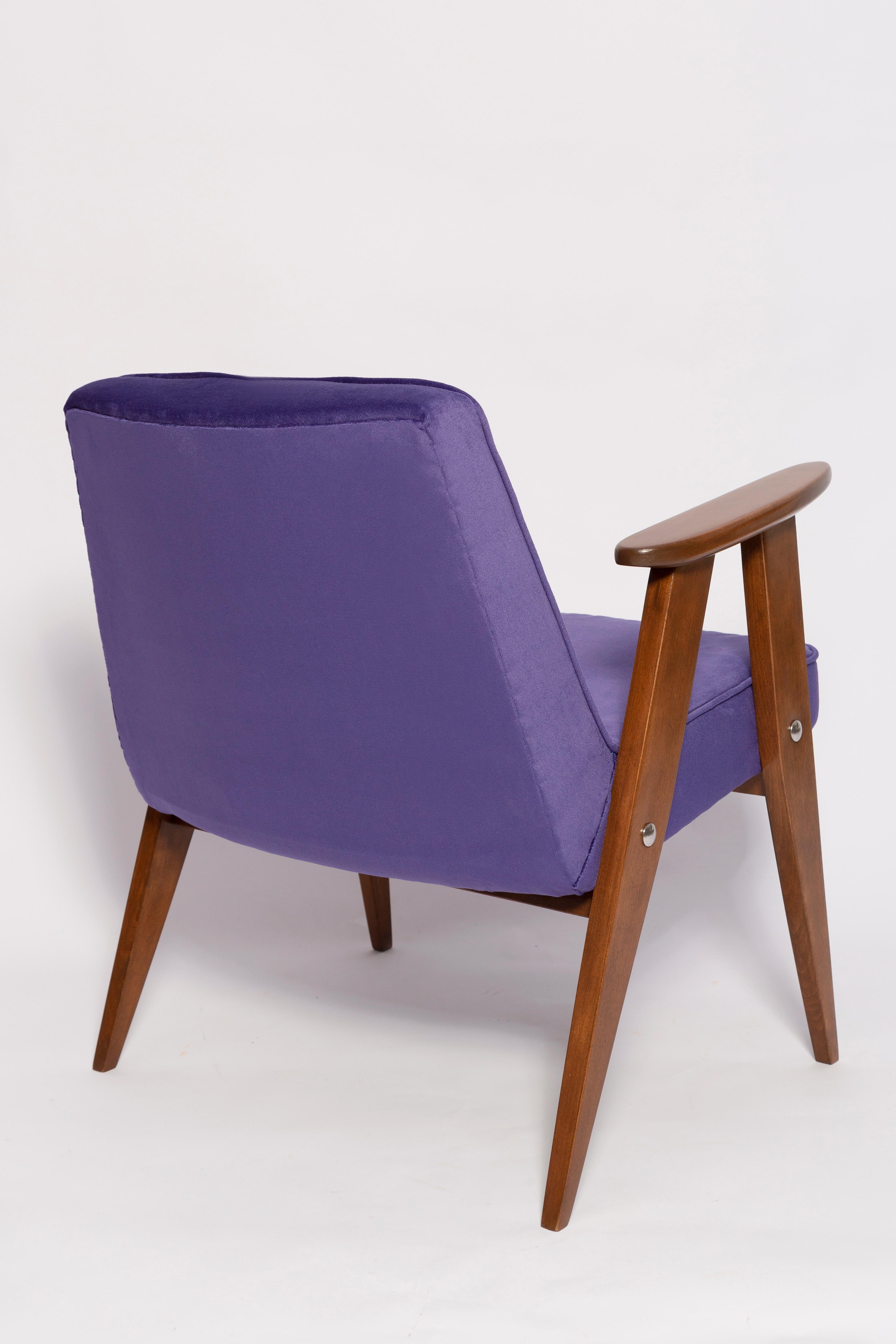 Pair of Mid Century 366 Armchairs, Purple Velvet, Jozef Chierowski, Europe 1960 For Sale 1