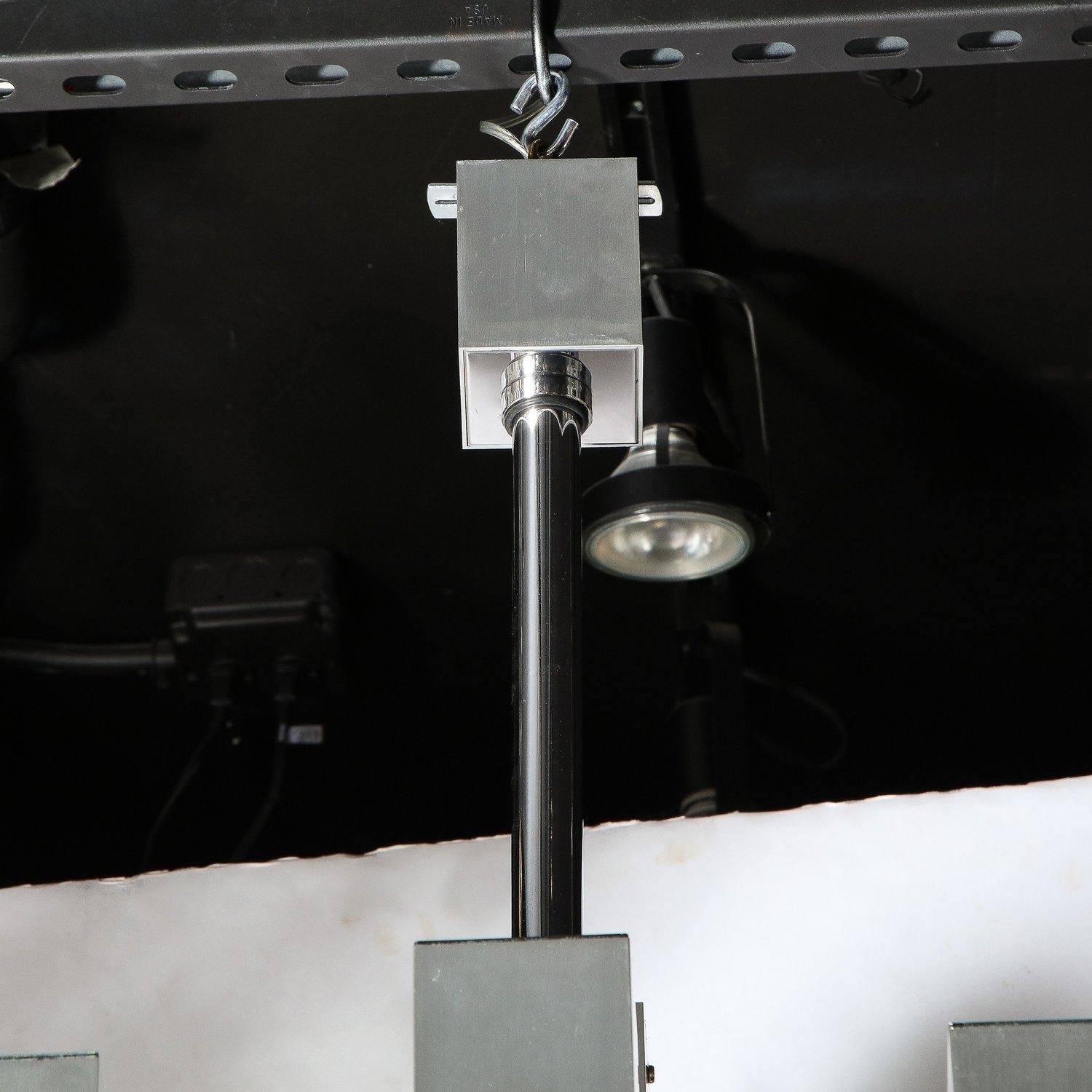 Fine XX secolo Coppia di lampadari di metà secolo a 8 bracci in cromo e vetro di Murano screziato di Sciolari in vendita
