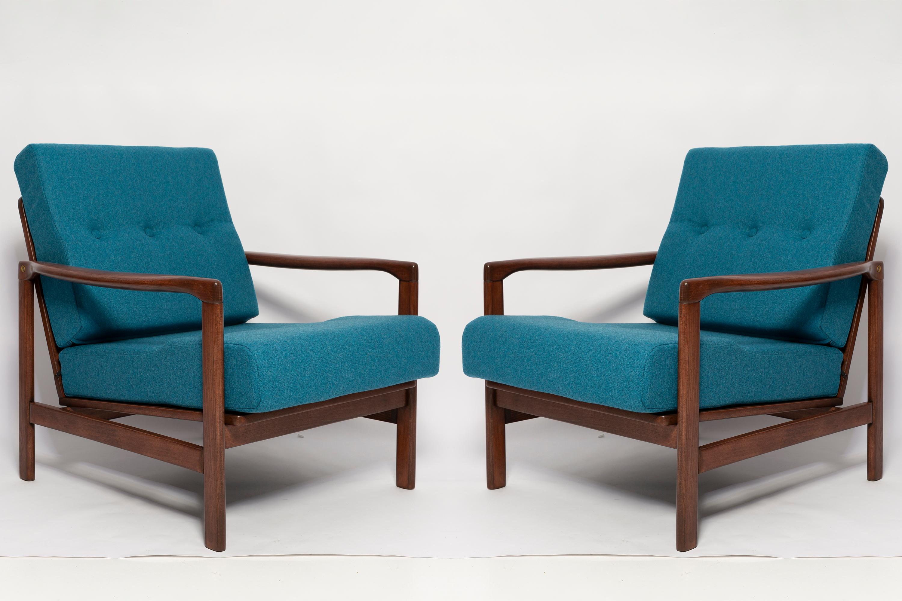 Pair of Mid Century Acqua Blue Wool Armchairs, Zenon Baczyk, Poland, 1960s In Excellent Condition For Sale In 05-080 Hornowek, PL