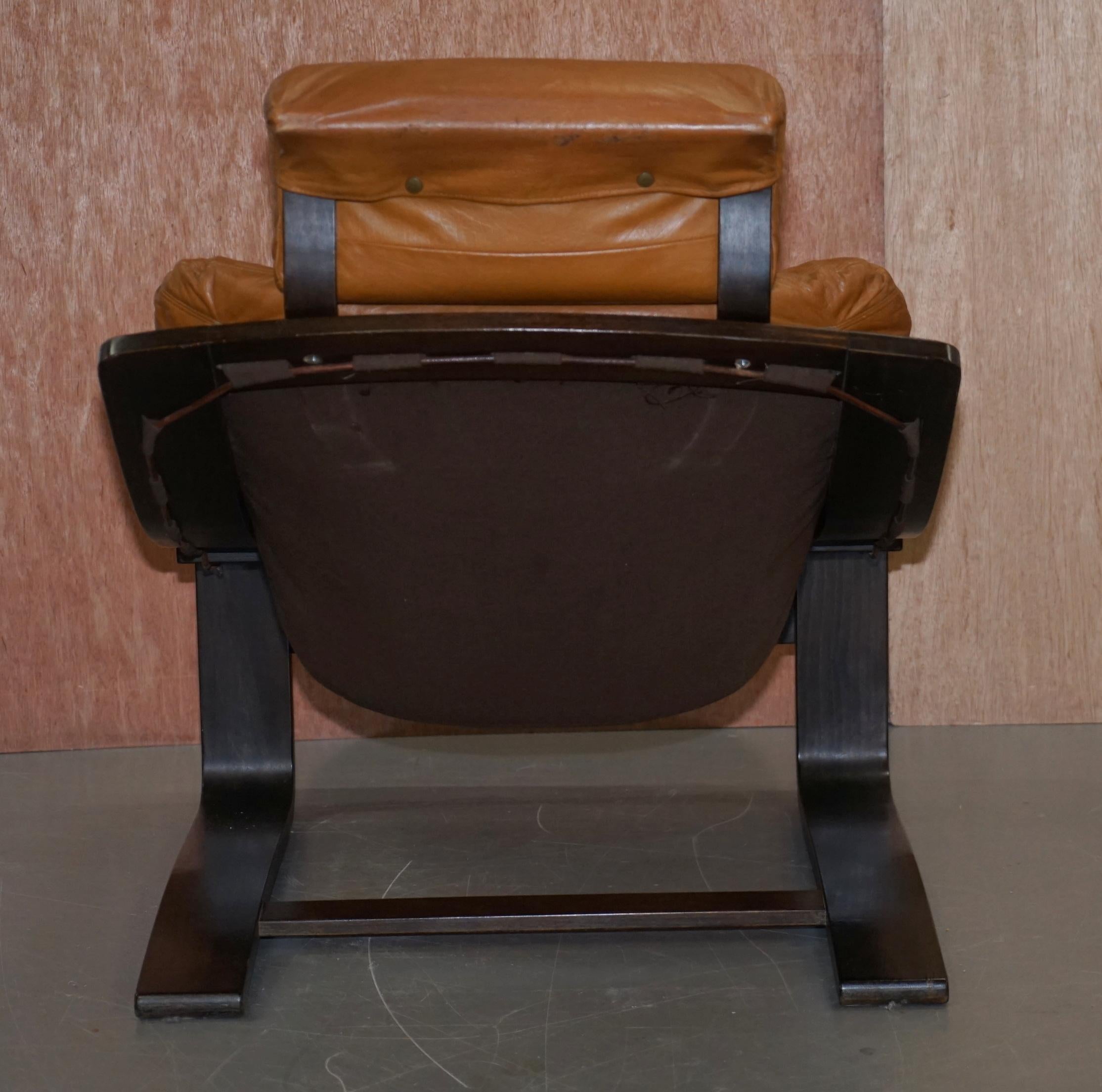Paire de fauteuils du milieu du siècle Ake Fribytter en cuir cognac Nelo Mobel Sewdish en vente 1