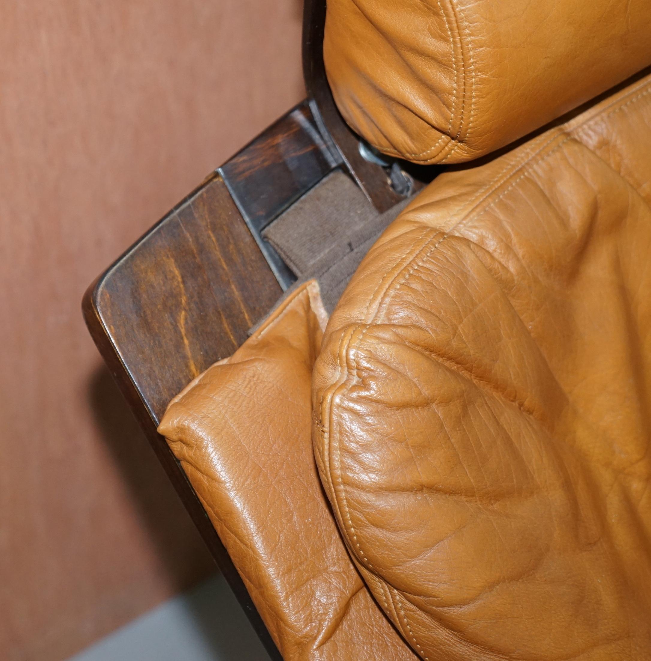 Paire de fauteuils du milieu du siècle Ake Fribytter en cuir cognac Nelo Mobel Sewdish en vente 8