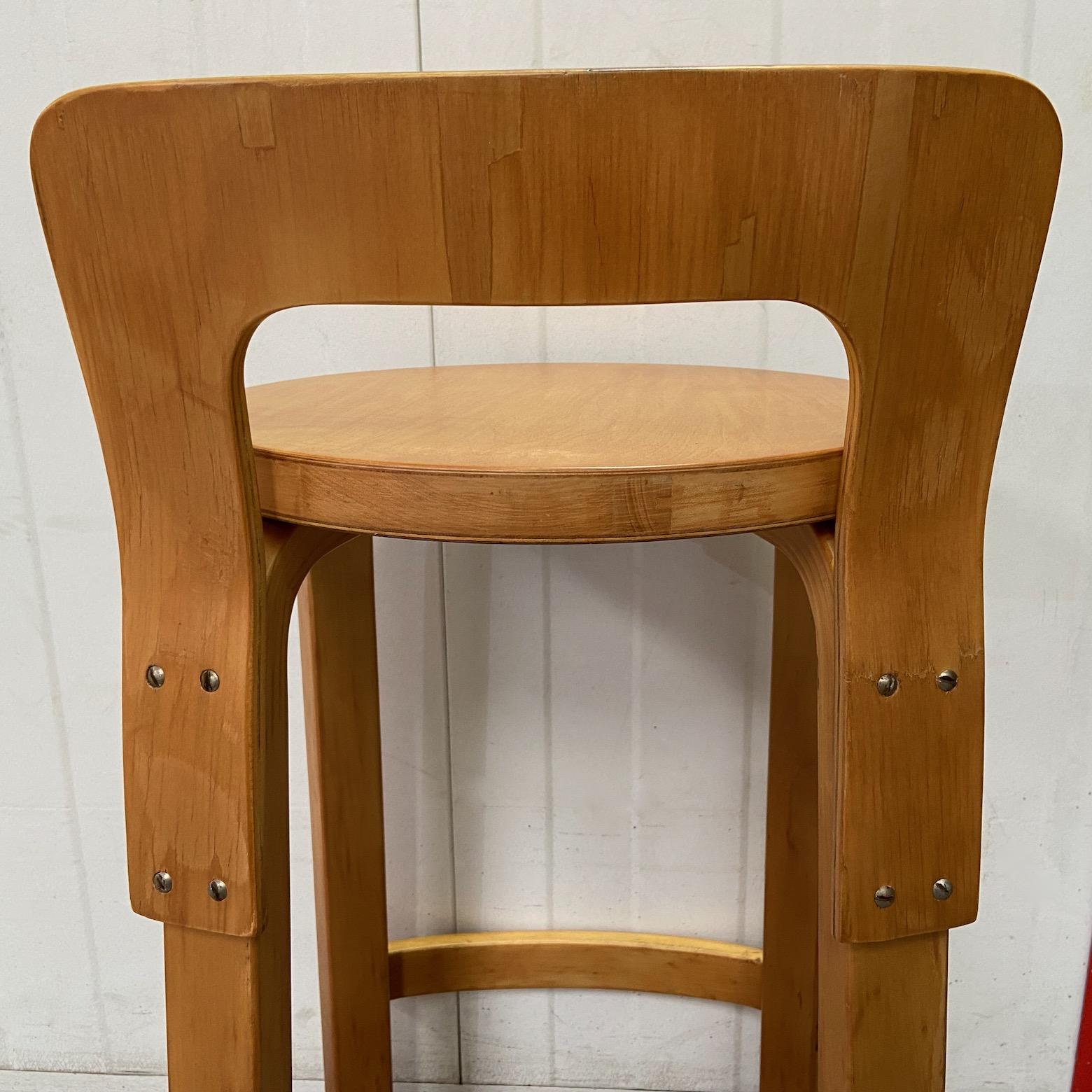 Mid-Century Modern Pair of mid-century Alvar Aalto bar stools for Artek For Sale
