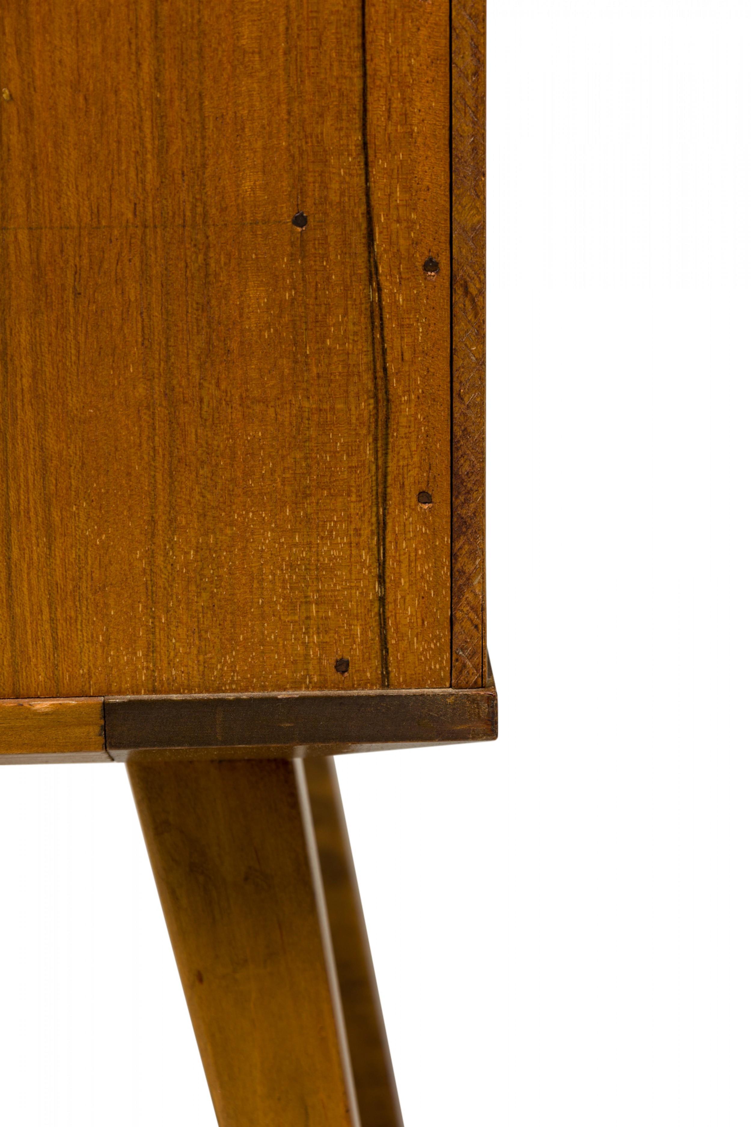 Mid-Century Modern Pair of Mid-Century American 2-Tiered Walnut Nightstands with Pullout Drawers For Sale
