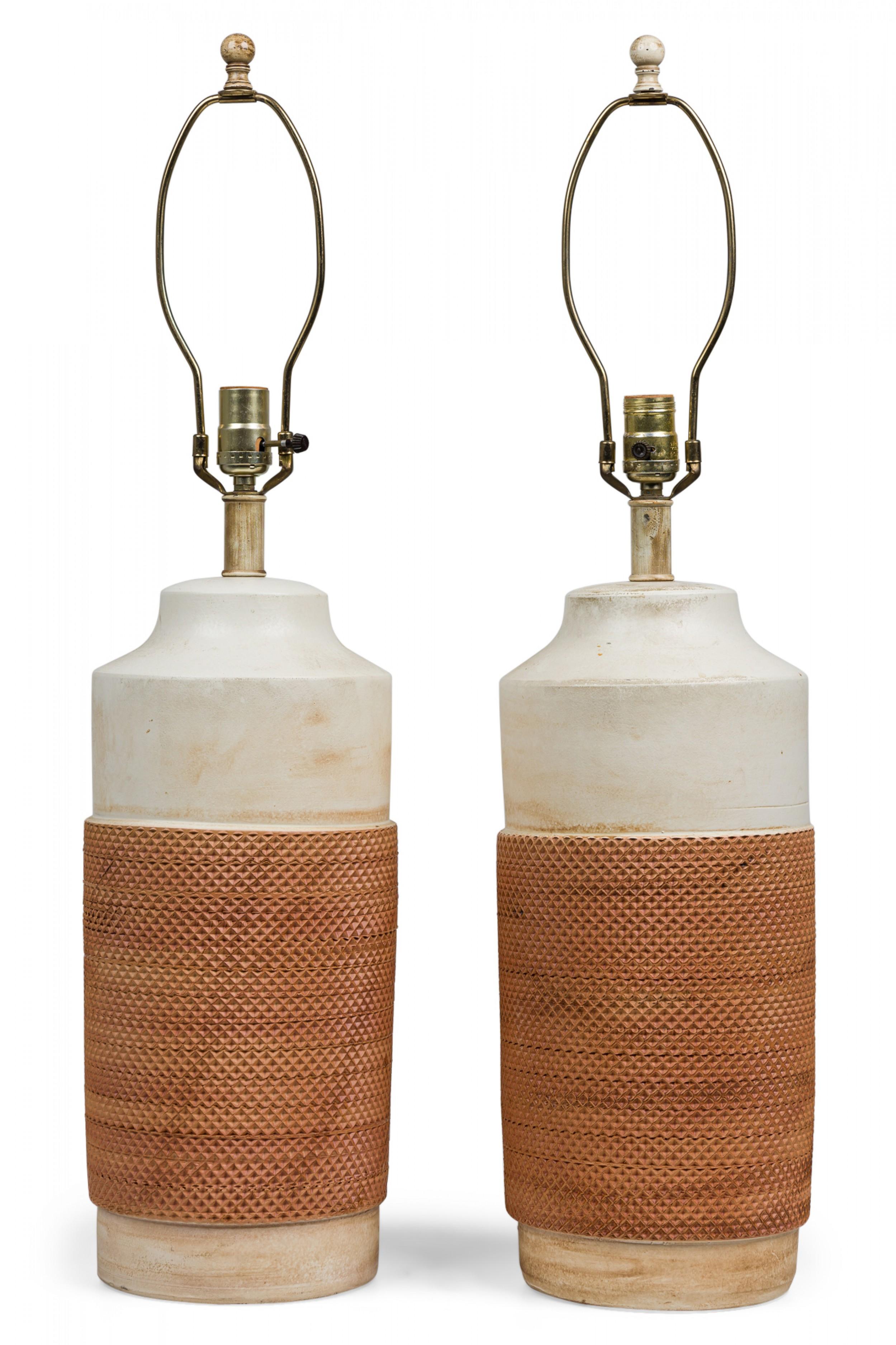 20th Century Pair of Mid-Century American Ceramic Terra Cotta Roll Table Lamps For Sale