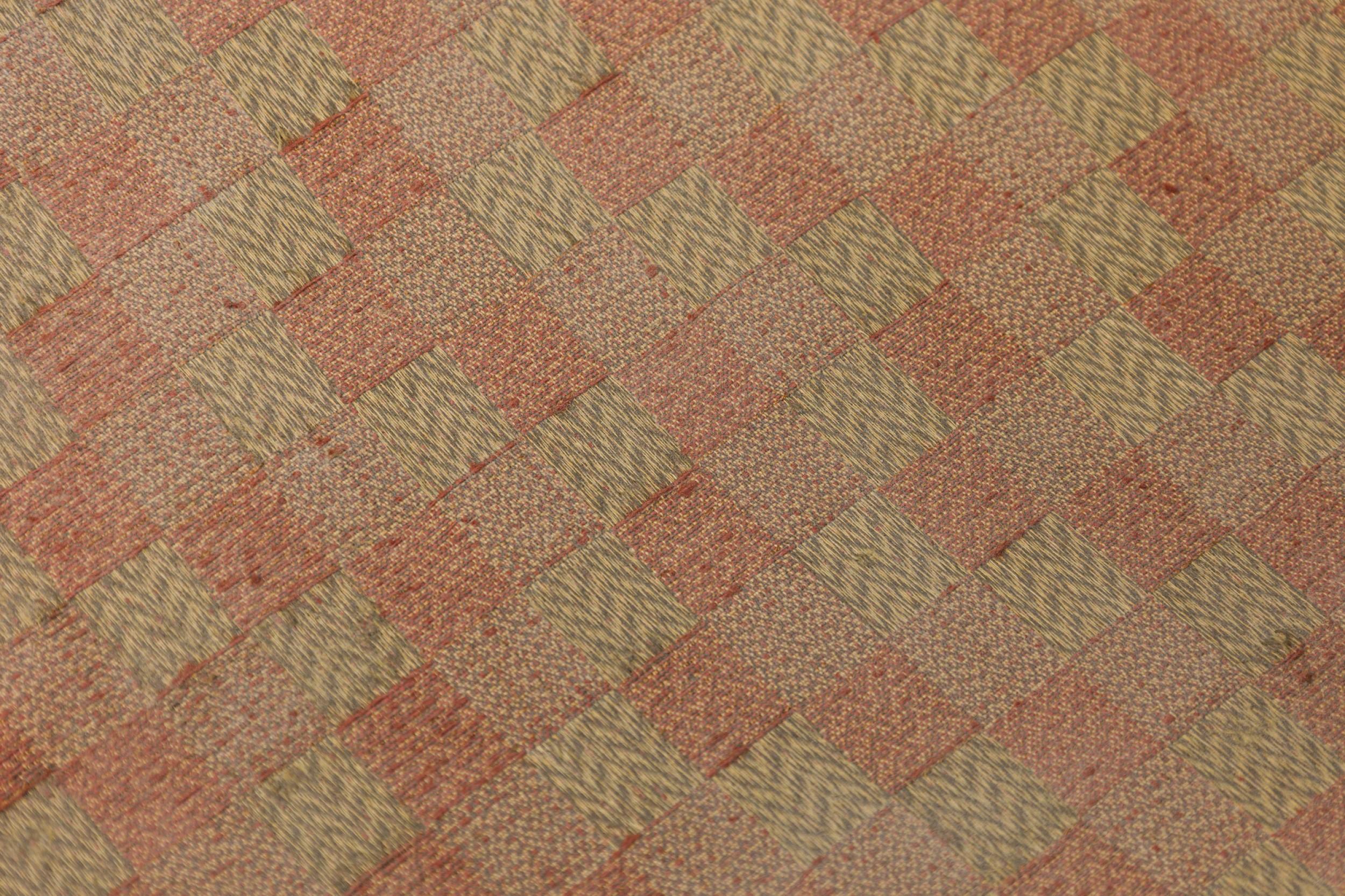 Coppia di poltrone imbottite geometriche grigie e beige della metà del secolo scorso, Uomo in vendita 5