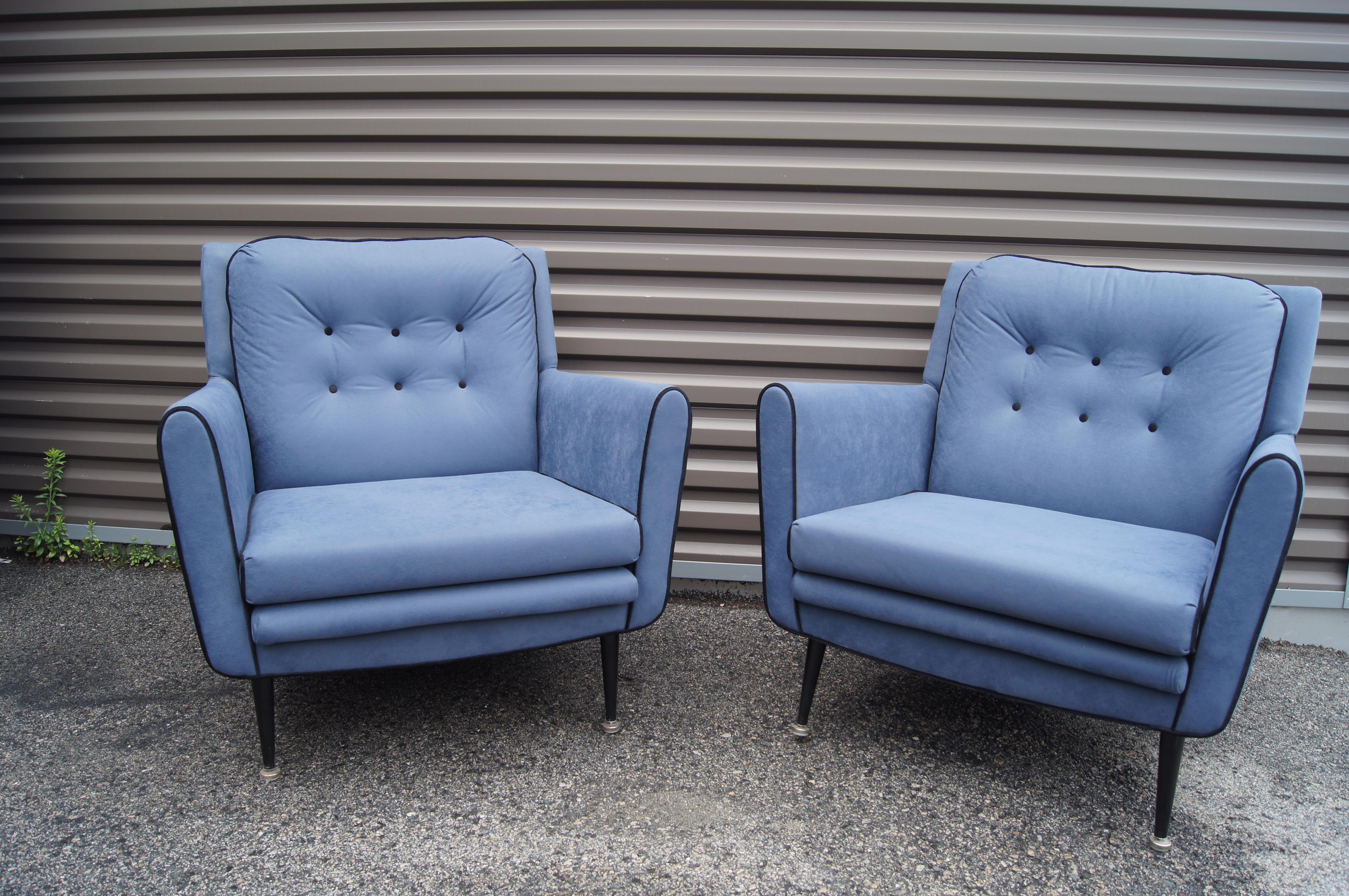 Mid-Century Modern Pair of Mid-Century American Lounge Chairs For Sale