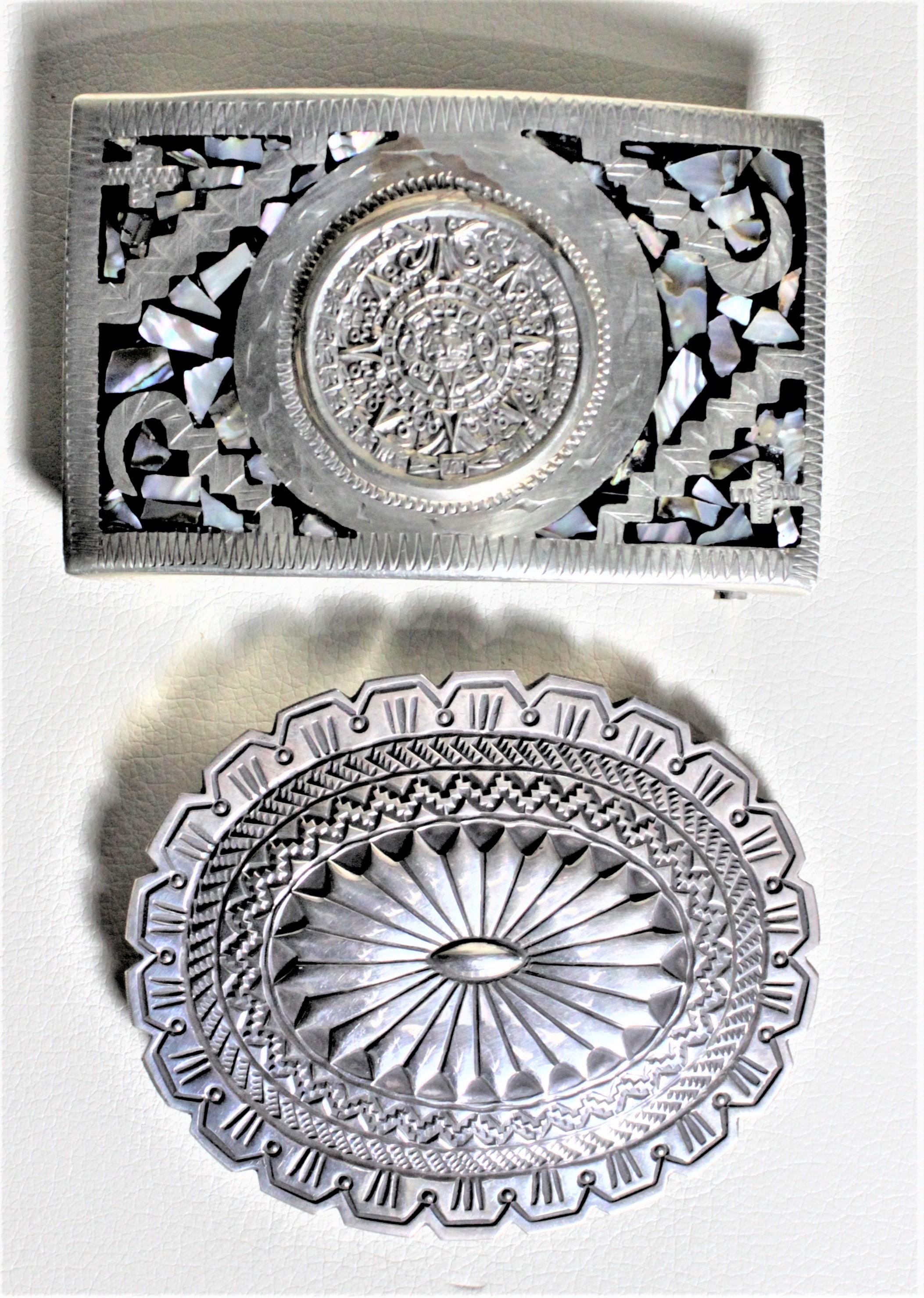 Paar amerikanische Navajo J. Blackgoat & Mexikanische Silber-Gürtelschnallen aus der Mitte des Jahrhunderts (Indigene Kunst (Nord-/Südamerika)) im Angebot