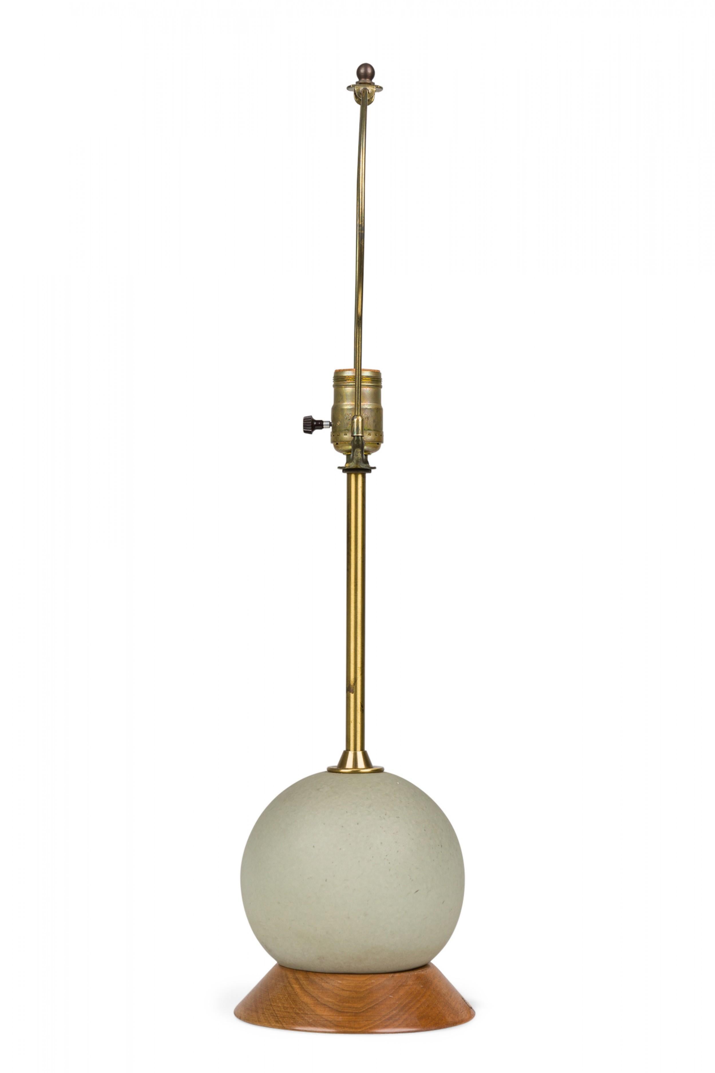 Placage Paire de lampes de table américaines du milieu du siècle dernier en céramique émaillée en forme d'œuf de Robin en vente