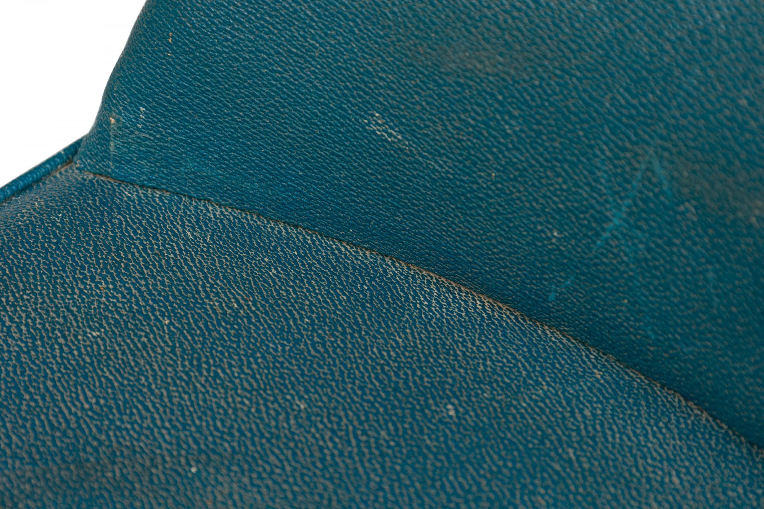 Pair of Mid-Century American Triangular Blue Vinyl Upholstered Wood Bar Stools For Sale 3