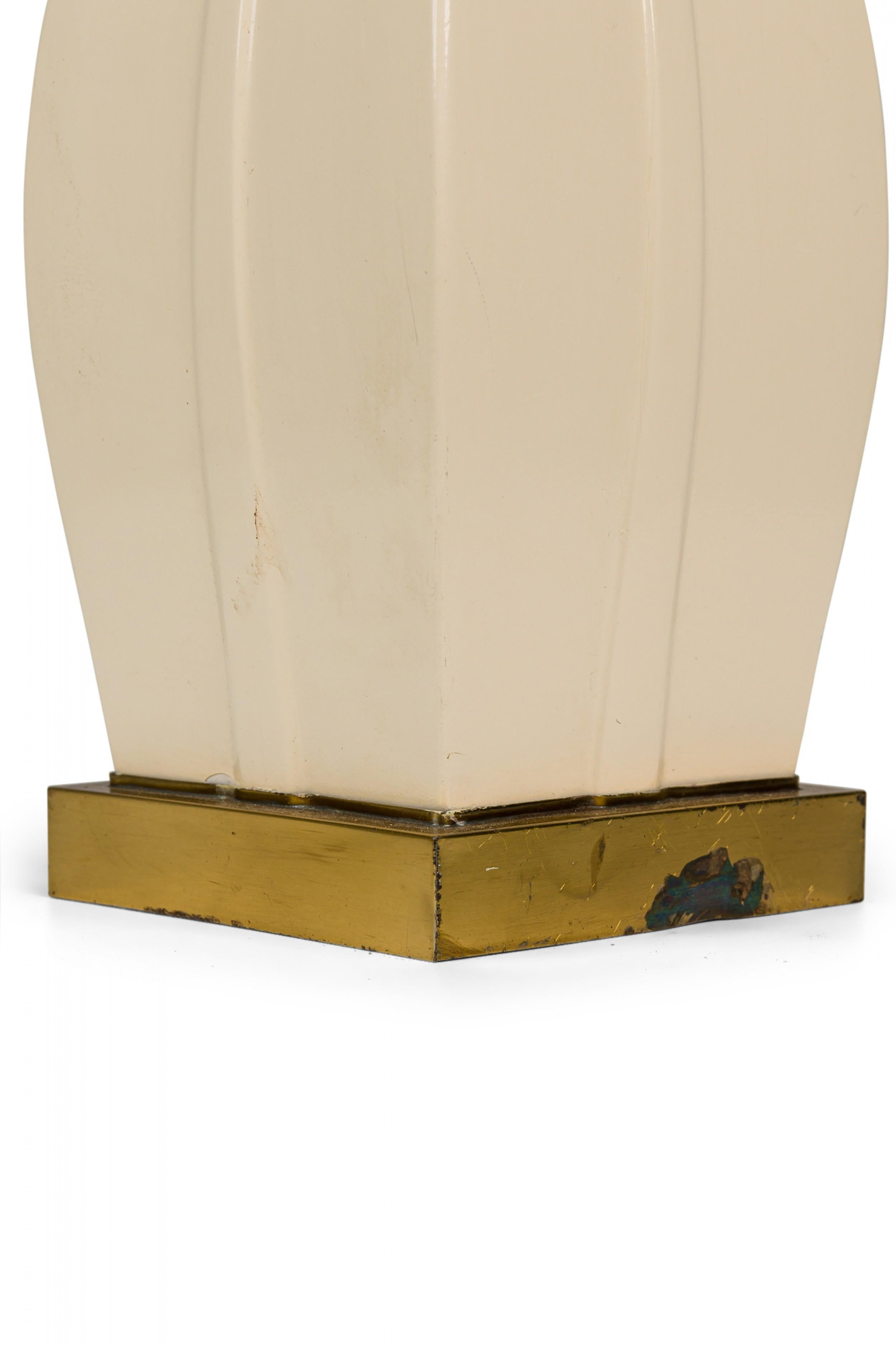 Mid-Century Modern Pair of Midcentury American White Lacquer Bombe Form Table Lamps on Brass Bases For Sale