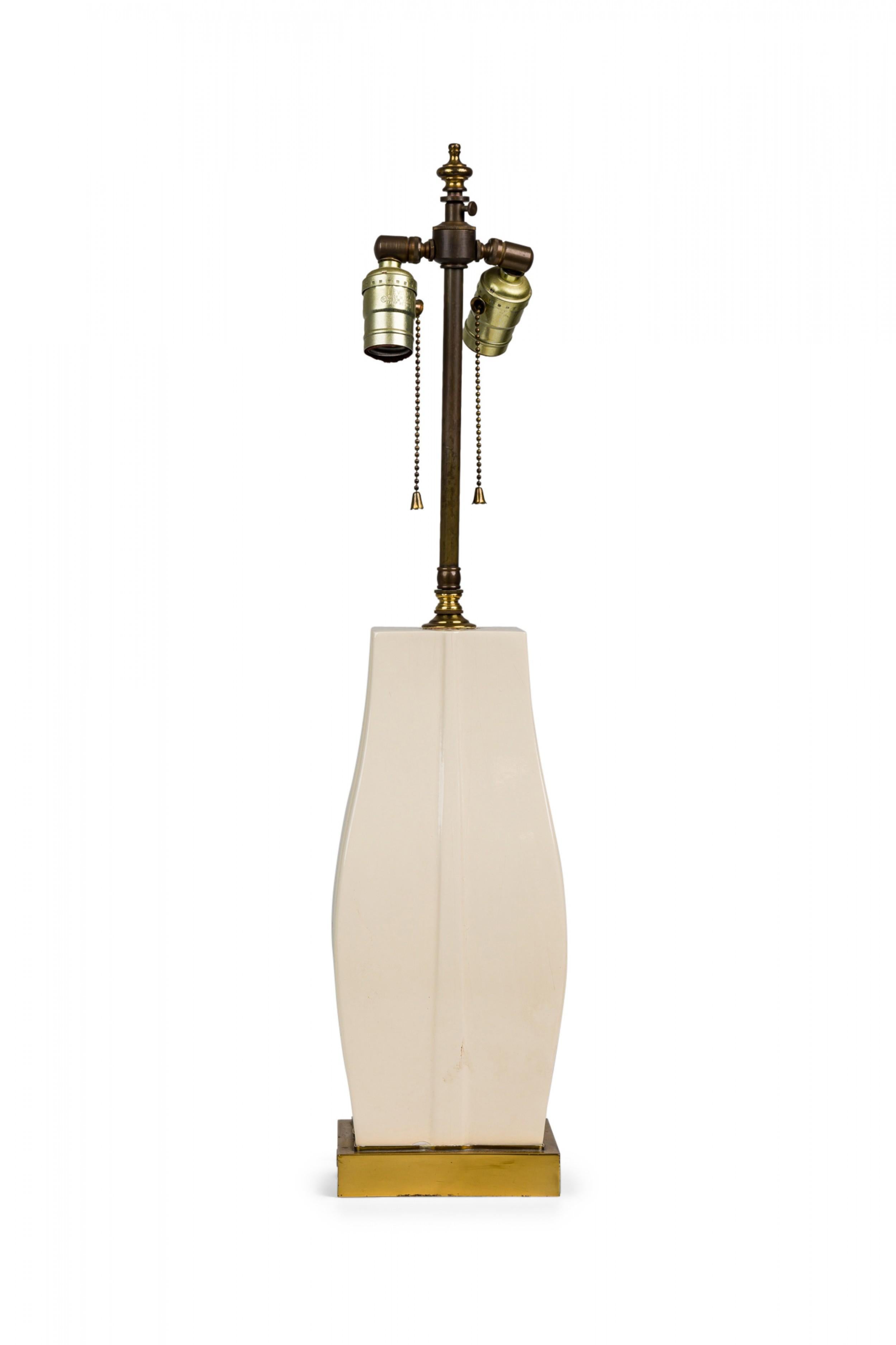 20th Century Pair of Midcentury American White Lacquer Bombe Form Table Lamps on Brass Bases For Sale