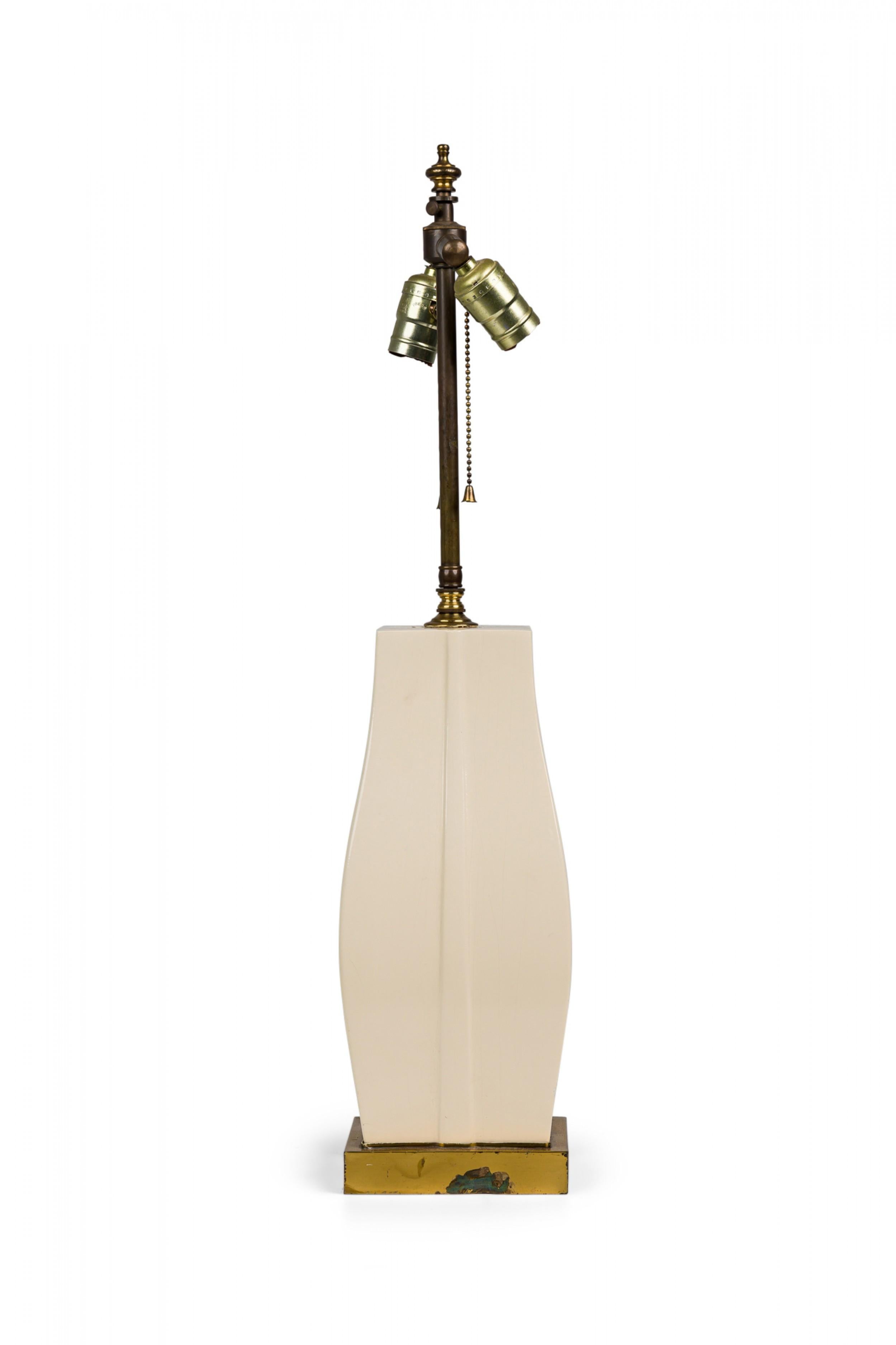 Pair of Midcentury American White Lacquer Bombe Form Table Lamps on Brass Bases For Sale 3