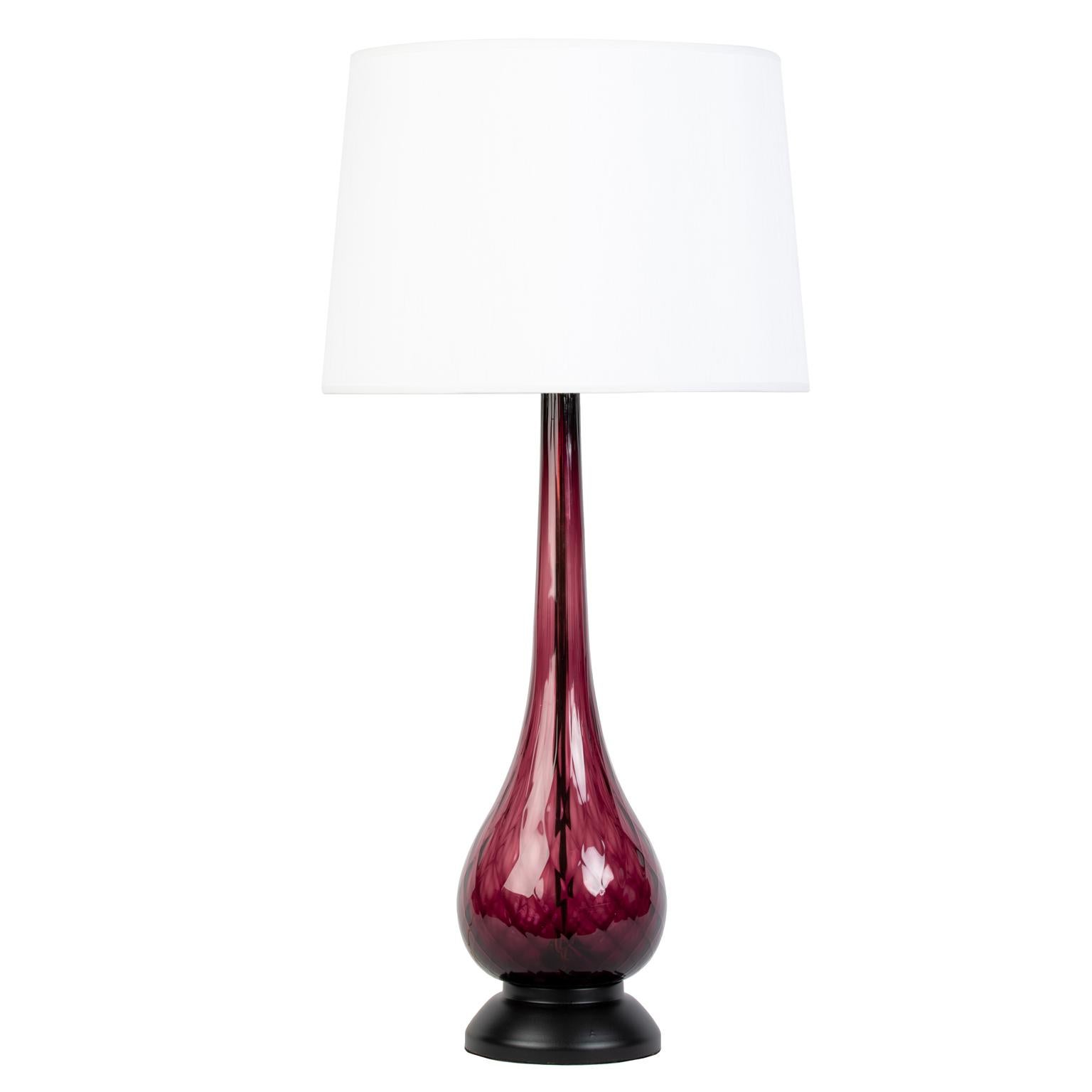 Pair of Midcentury Amethyst Colored Lamps Attributed to Blenko Glass In Good Condition In Toronto, ON
