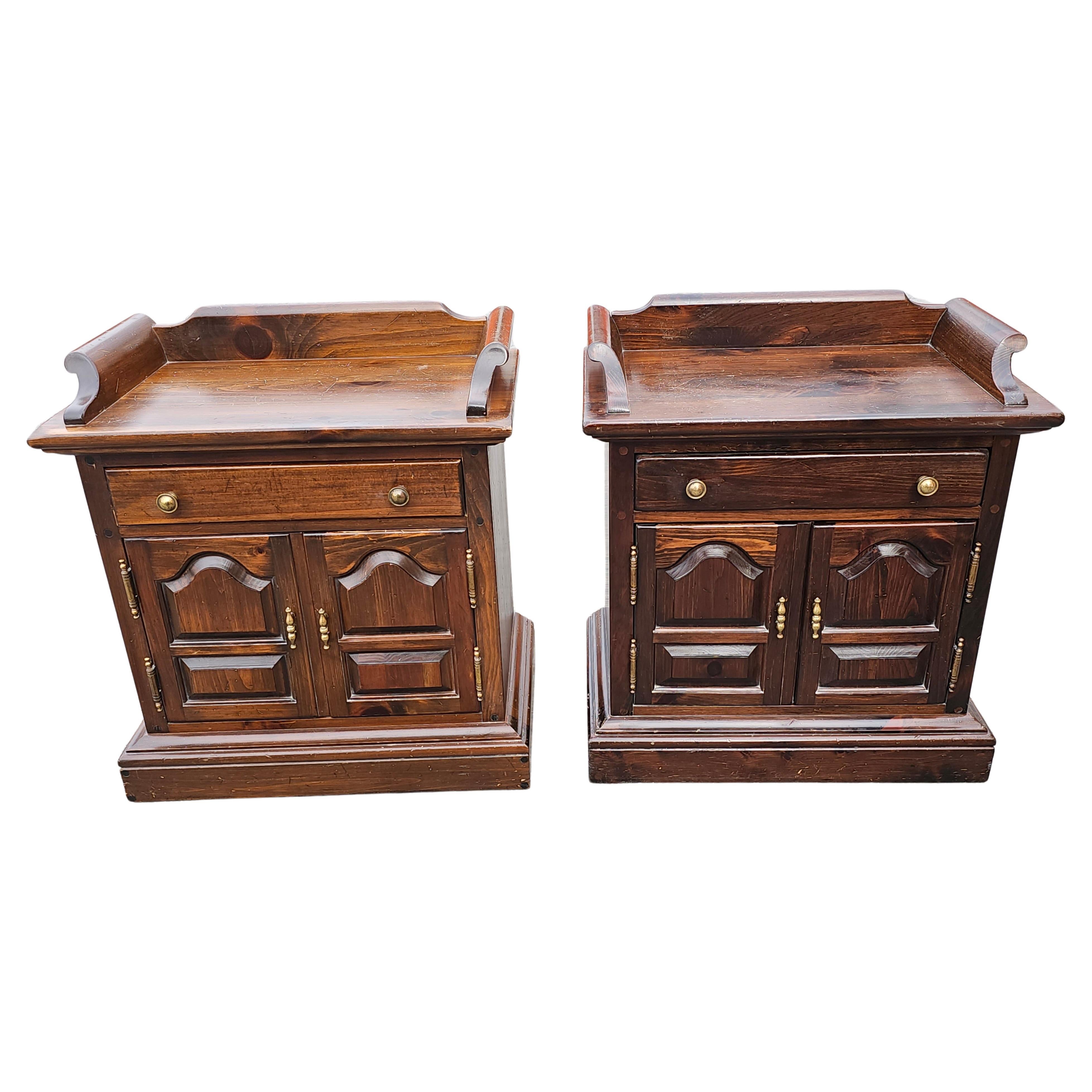 Mid-Century Modern Pair of Mid Century Antiqued Distressed Pine Bedside Cabinets Nightstands For Sale