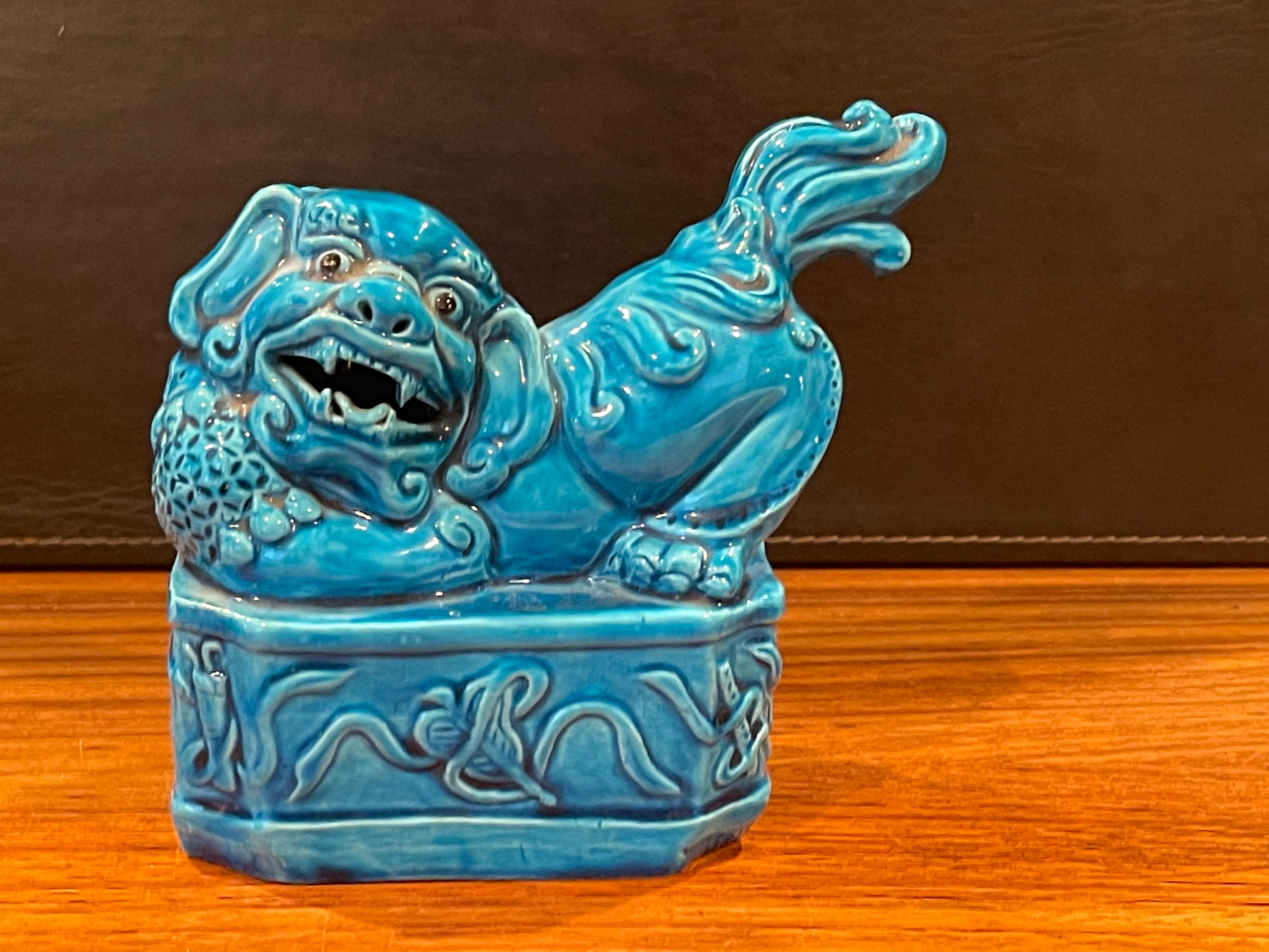 Pair of Mid-Century Aqua Ceramic Foo Dogs / Bookends For Sale 3