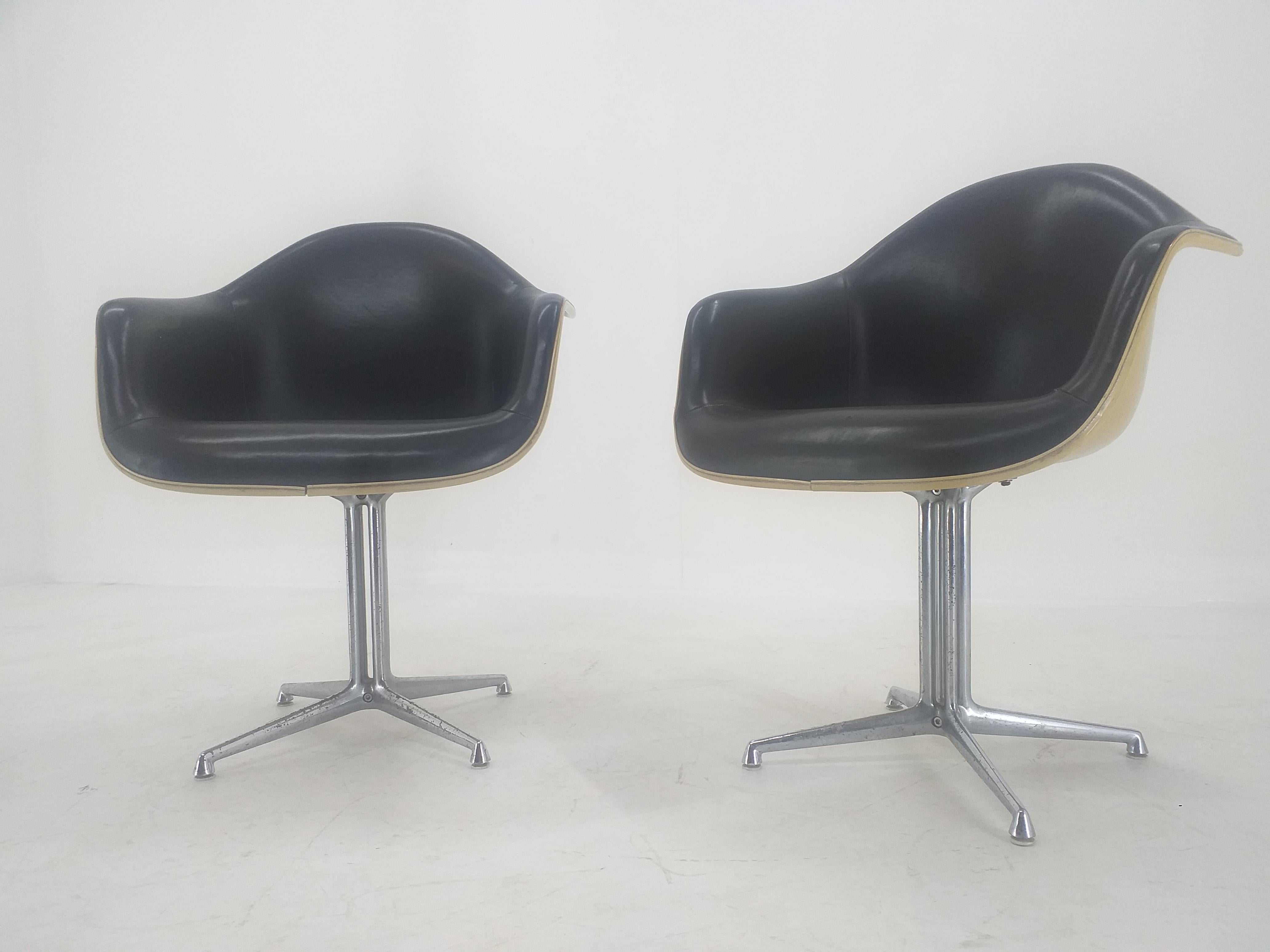 Mid-Century Modern Pair of Midcentury Armchair Herman Miller, Charles & Ray Eames, 1960s