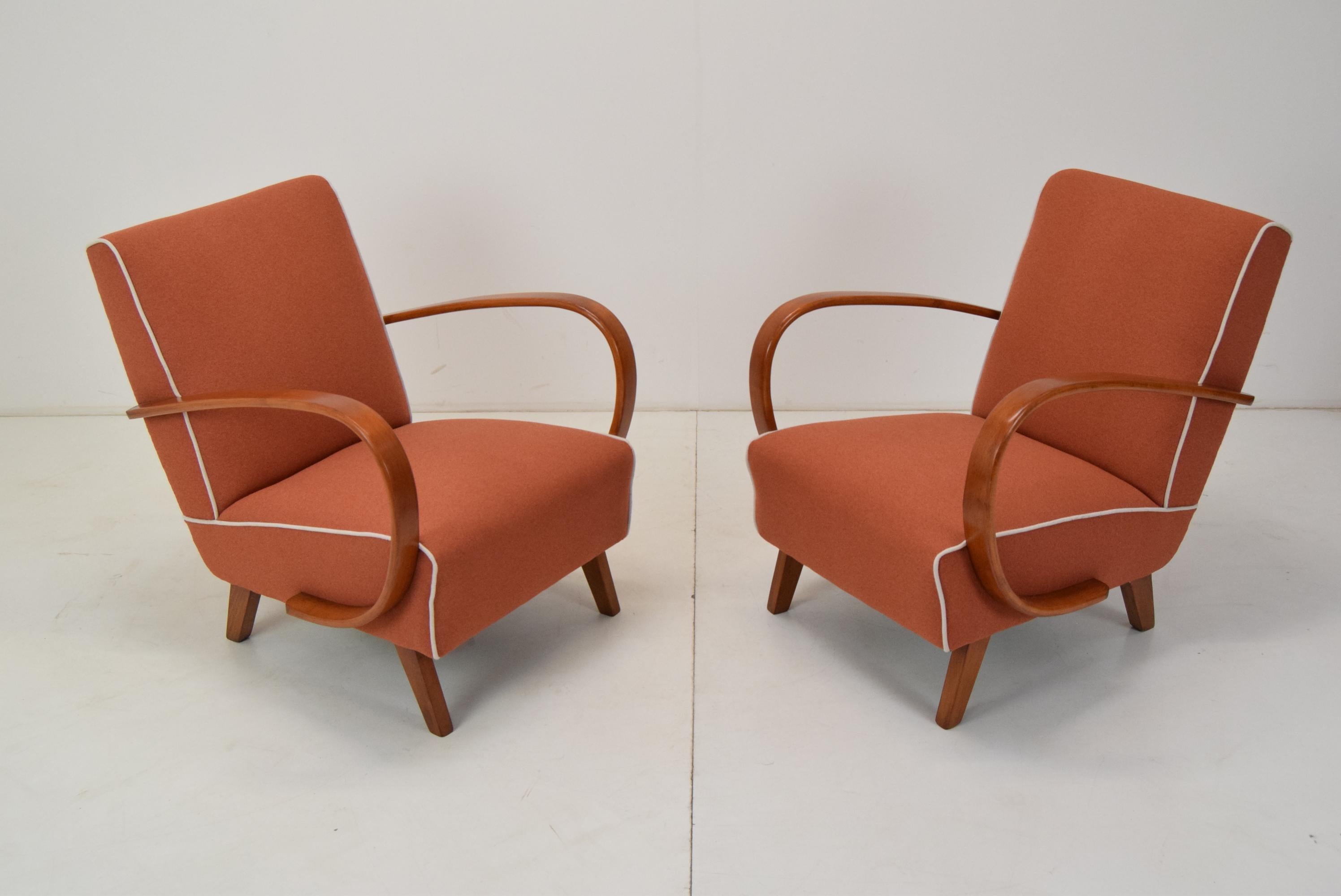 Mid-Century Modern Pair of Mid-Century Armchairs by Jindrich Halabala, 1950s For Sale