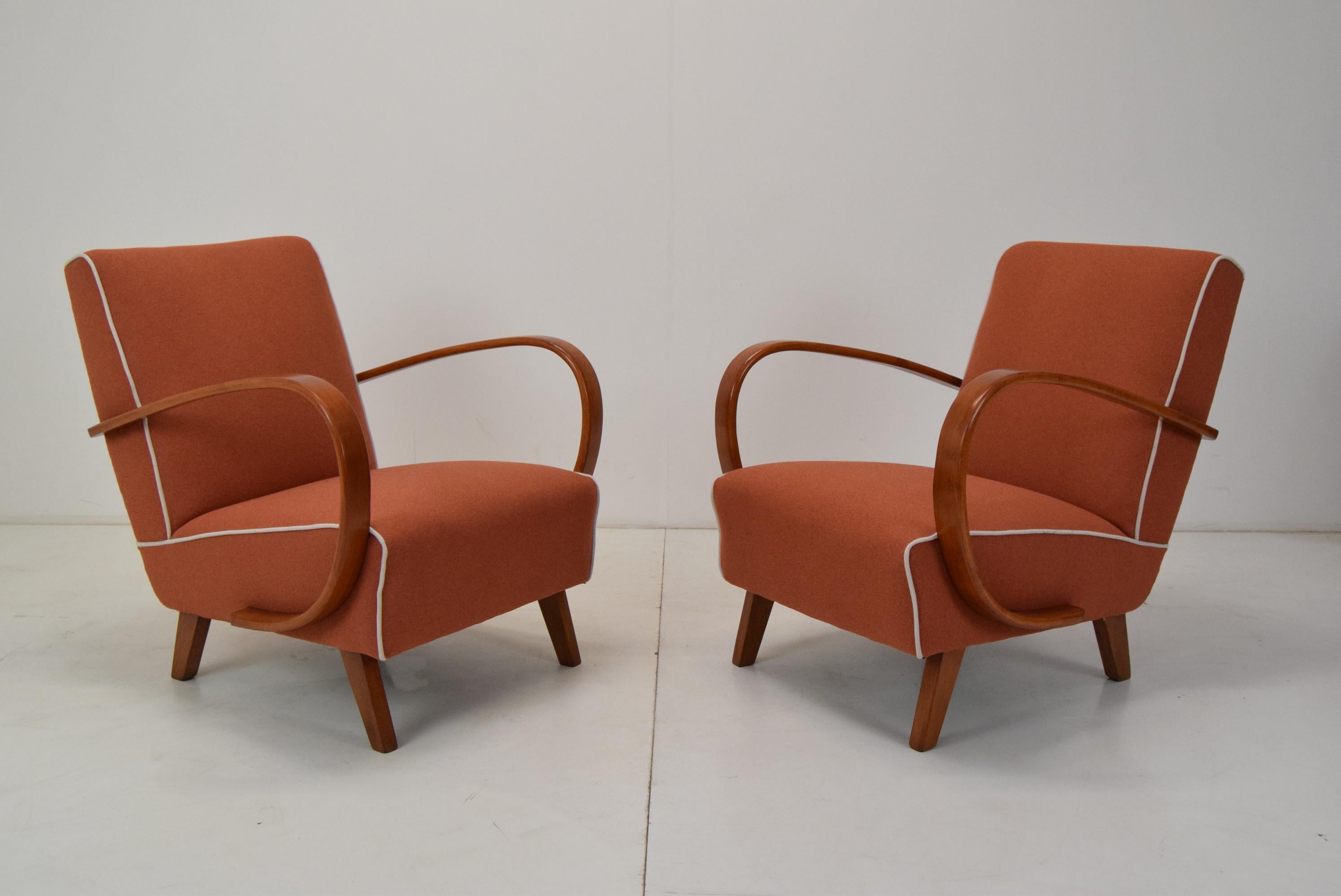 Czech Pair of Mid-Century Armchairs by Jindrich Halabala, 1950s For Sale