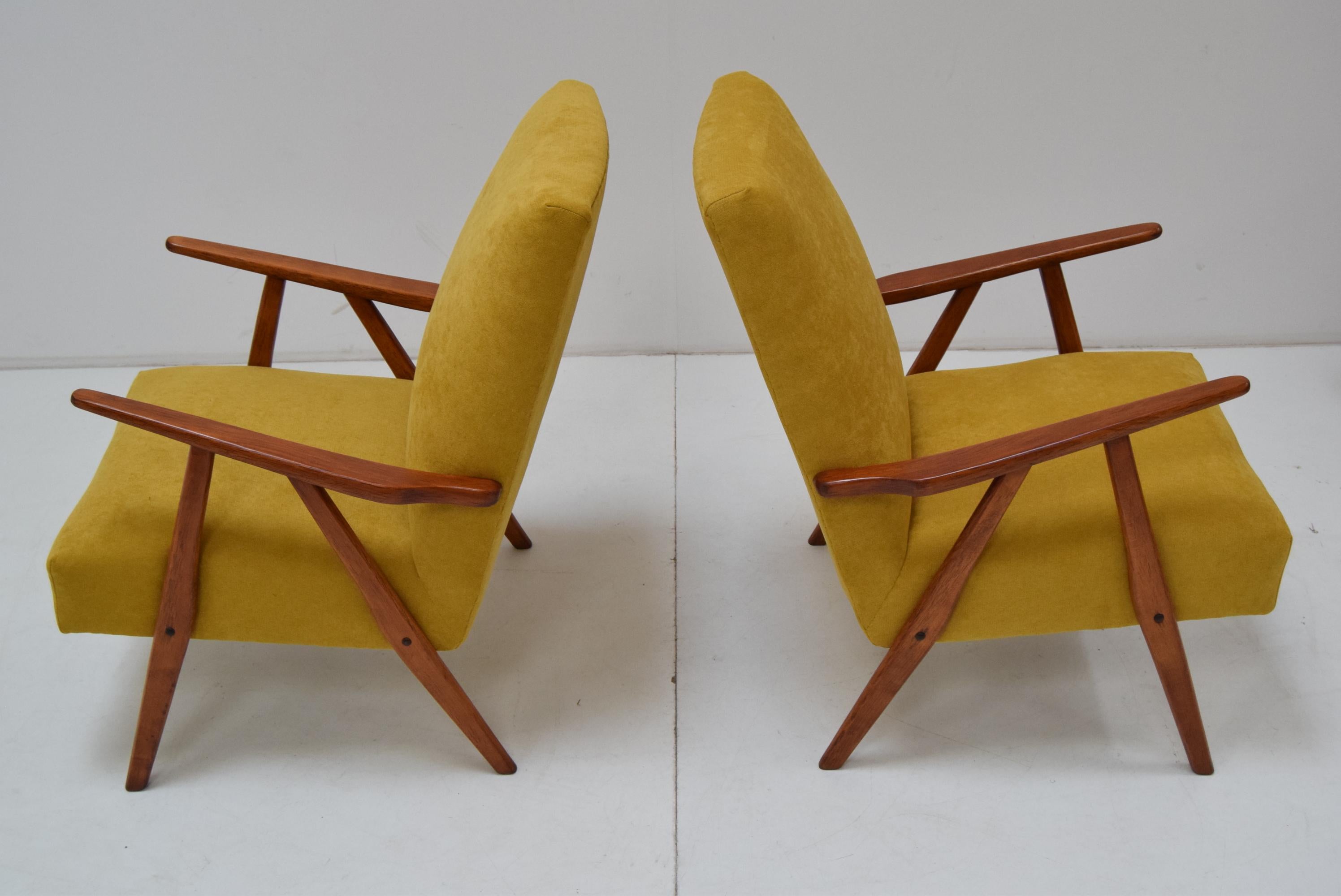 Pair of Mid-Century Armchairs by Jiri Jiroutek, 1960's In Good Condition In Praha, CZ
