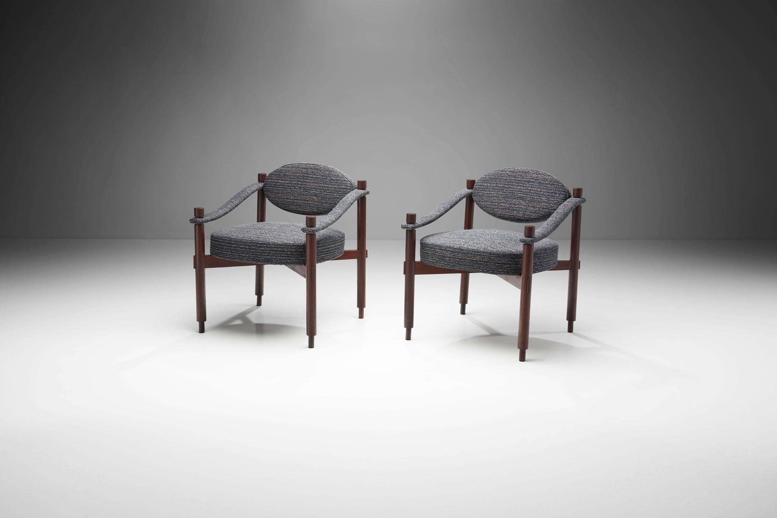 Ein Paar Sessel aus der Mitte des Jahrhunderts von Raffaella Crespi für Mobilia, Italien, 1960er Jahre (Italienisch) im Angebot