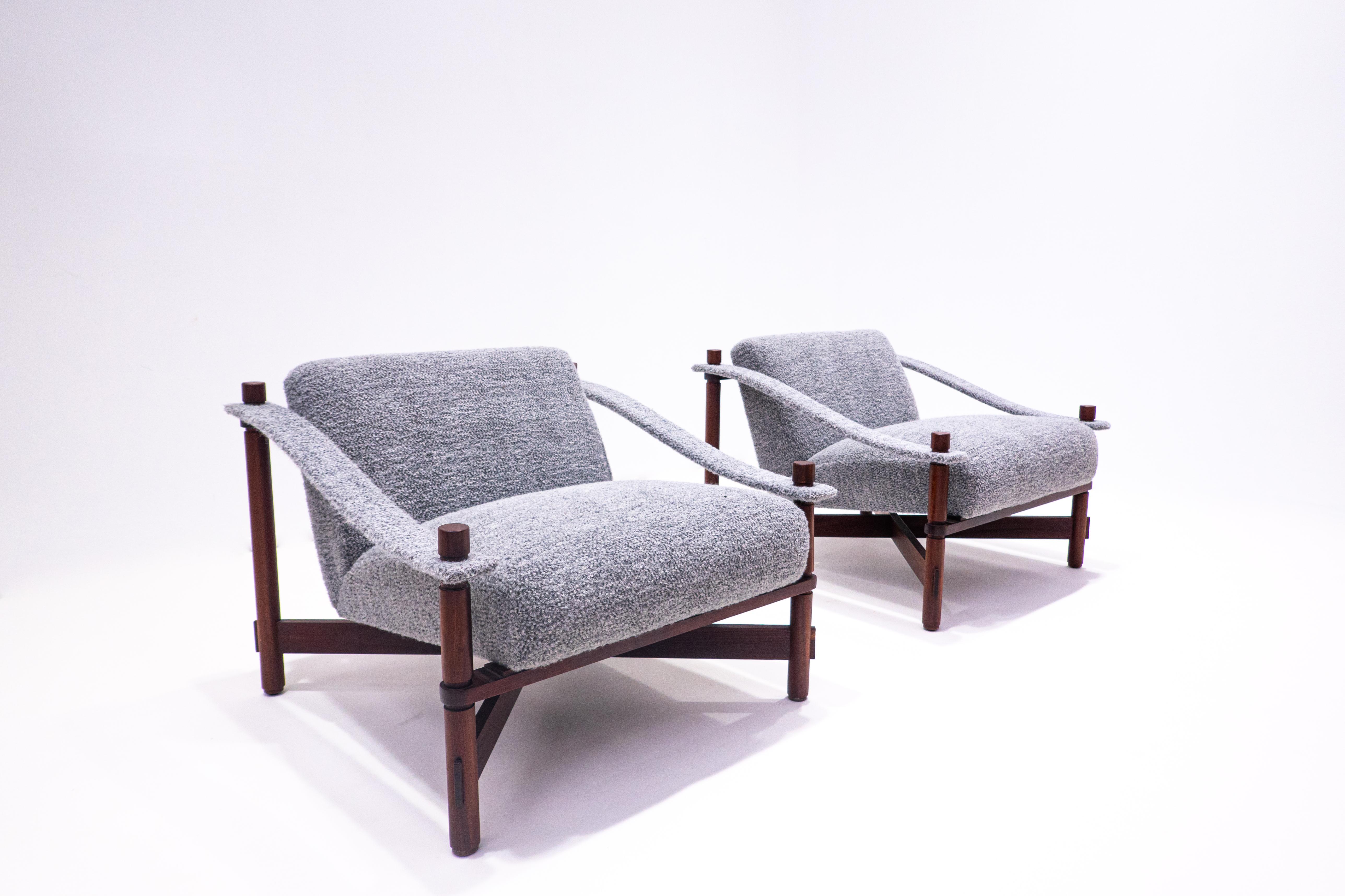 Ein Paar Sessel aus der Mitte des Jahrhunderts von Raffaella Crespi, Italien, 1960er Jahre.
    