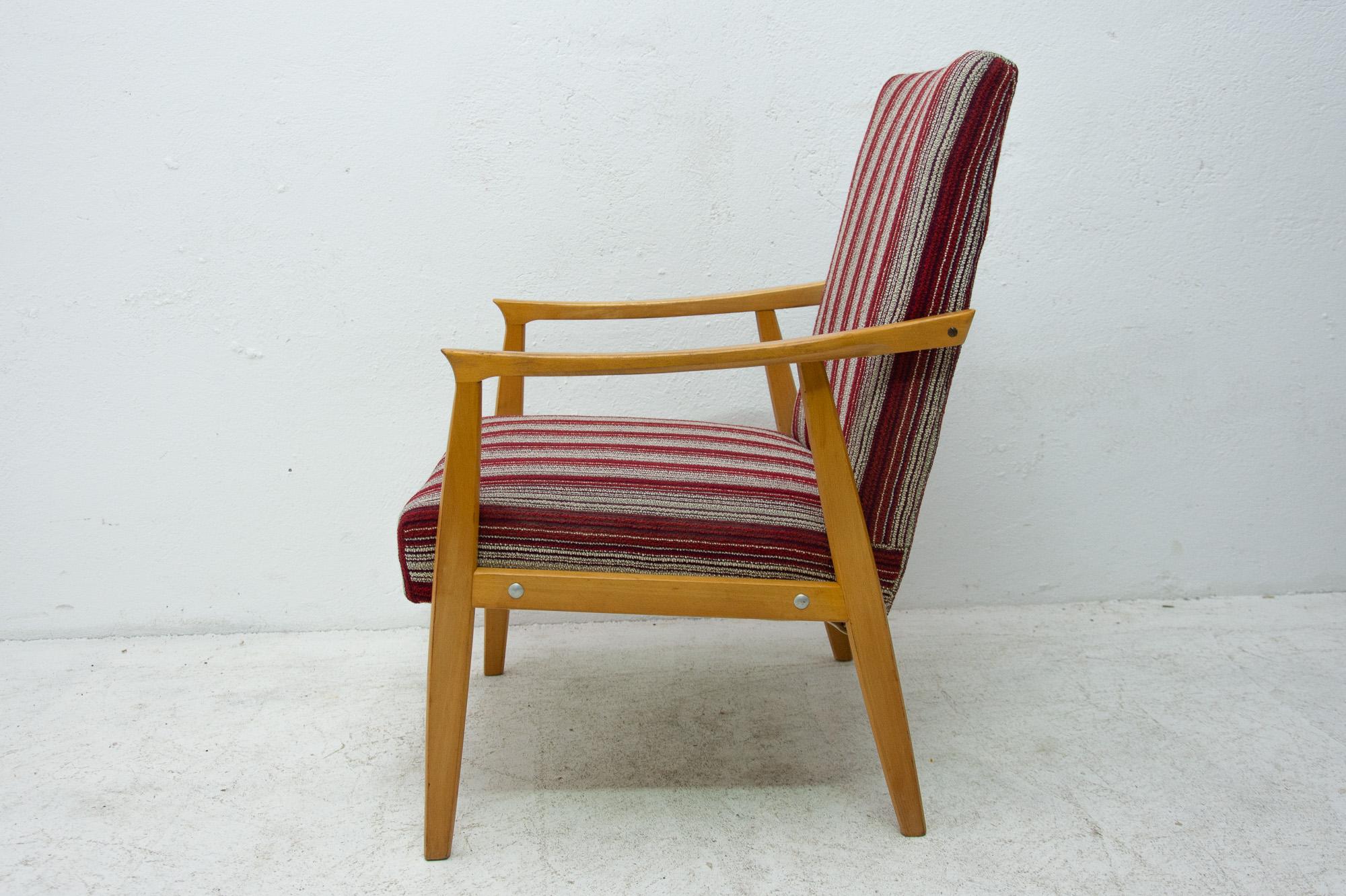  Paire de fauteuils du milieu du siècle dernier, Tchécoslovaquie, années 1960 en vente 9