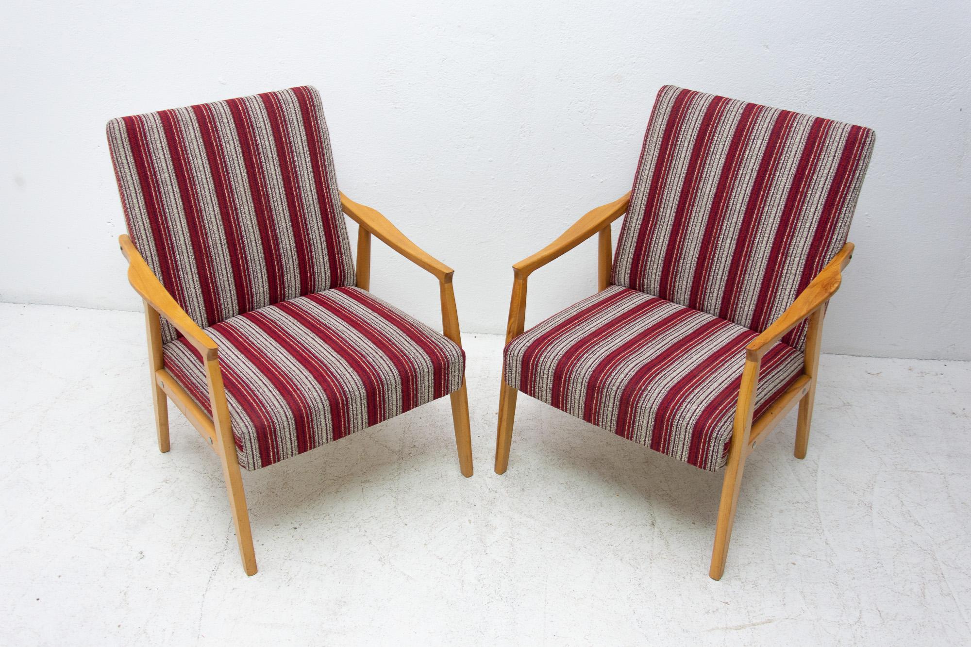 Scandinave moderne  Paire de fauteuils du milieu du siècle dernier, Tchécoslovaquie, années 1960 en vente