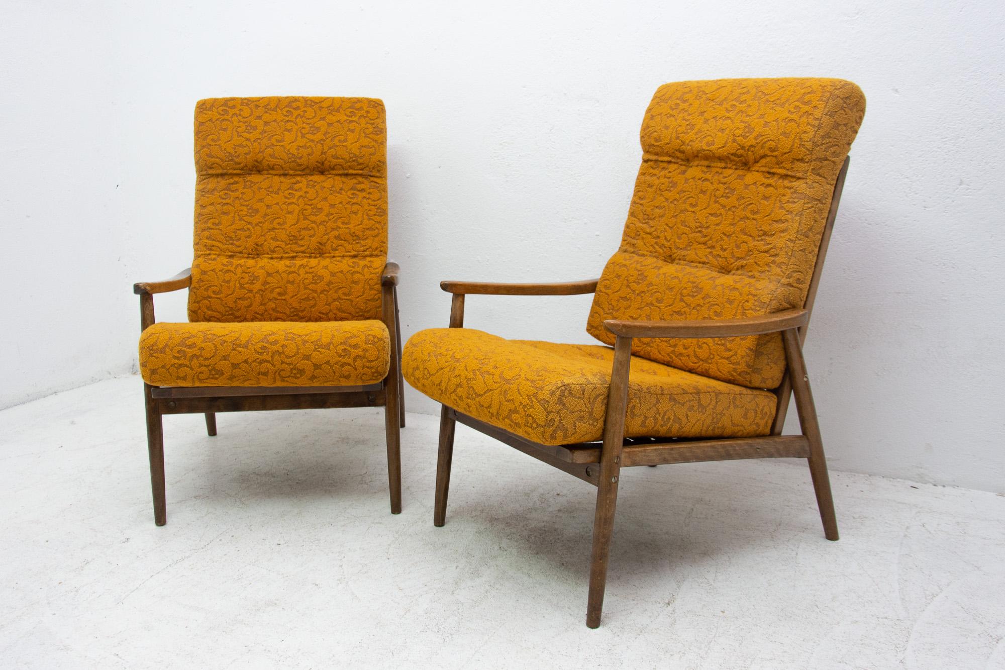 Pair of Midcentury Armchairs, Czechoslovakia, 1960s In Good Condition In Prague 8, CZ