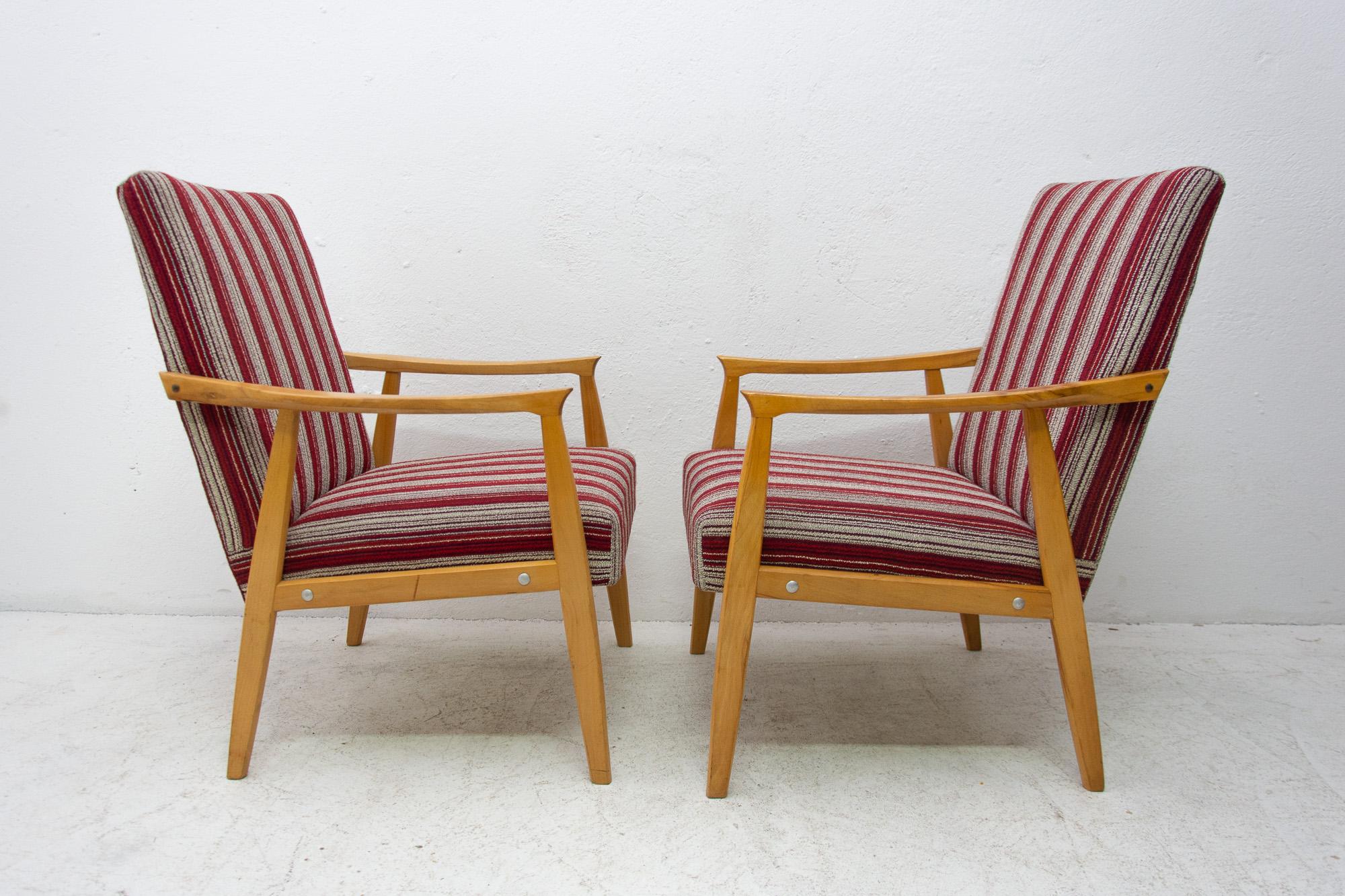  Paire de fauteuils du milieu du siècle dernier, Tchécoslovaquie, années 1960 en vente 1