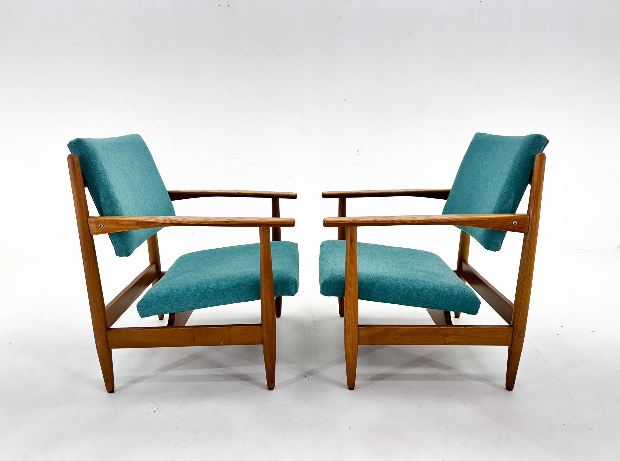 Mid-Century moderno Coppia di poltrone di metà secolo, Cecoslovacchia, anni '70 in vendita