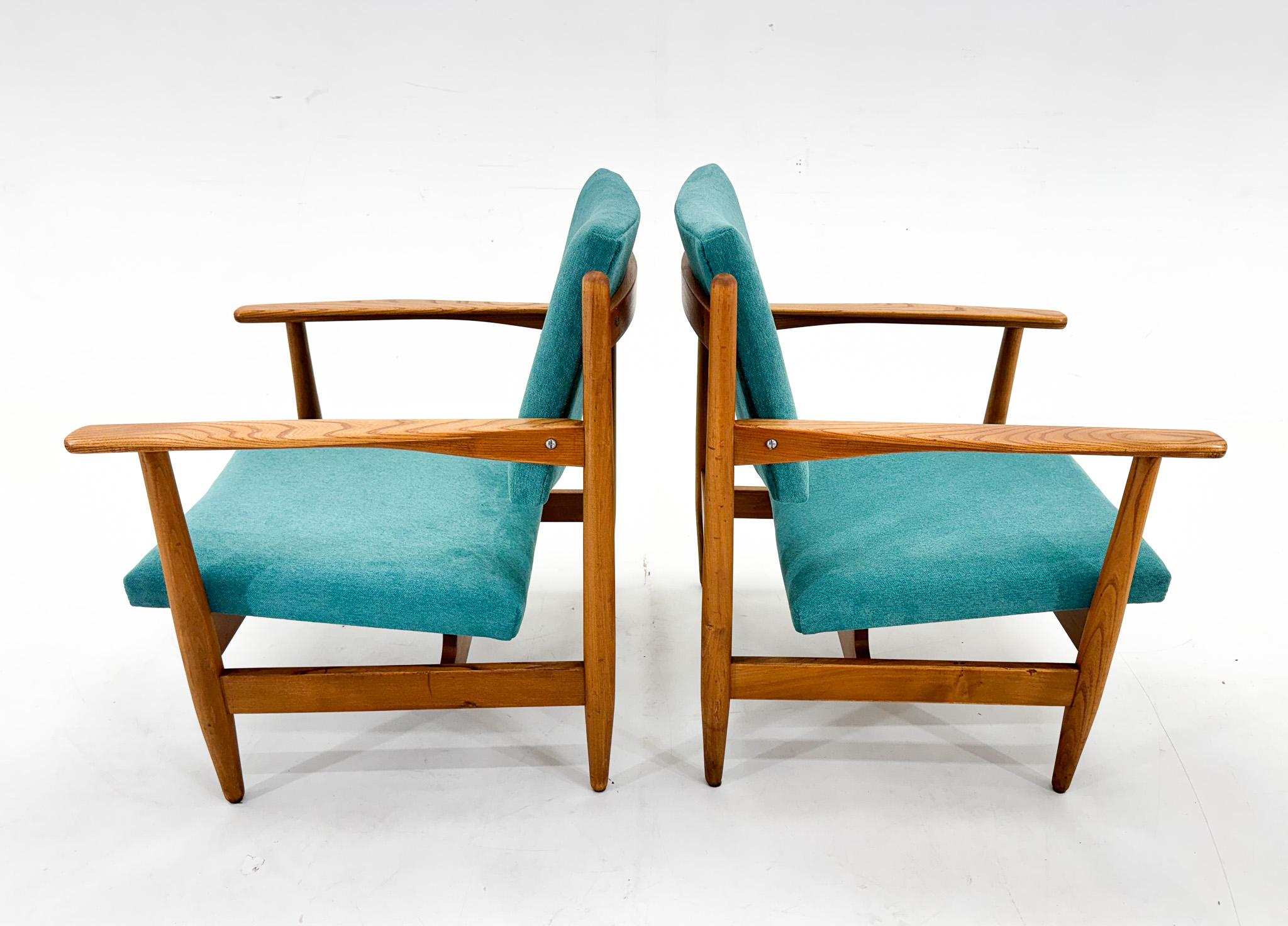 Coppia di poltrone di metà secolo, Cecoslovacchia, anni '70 in vendita 3