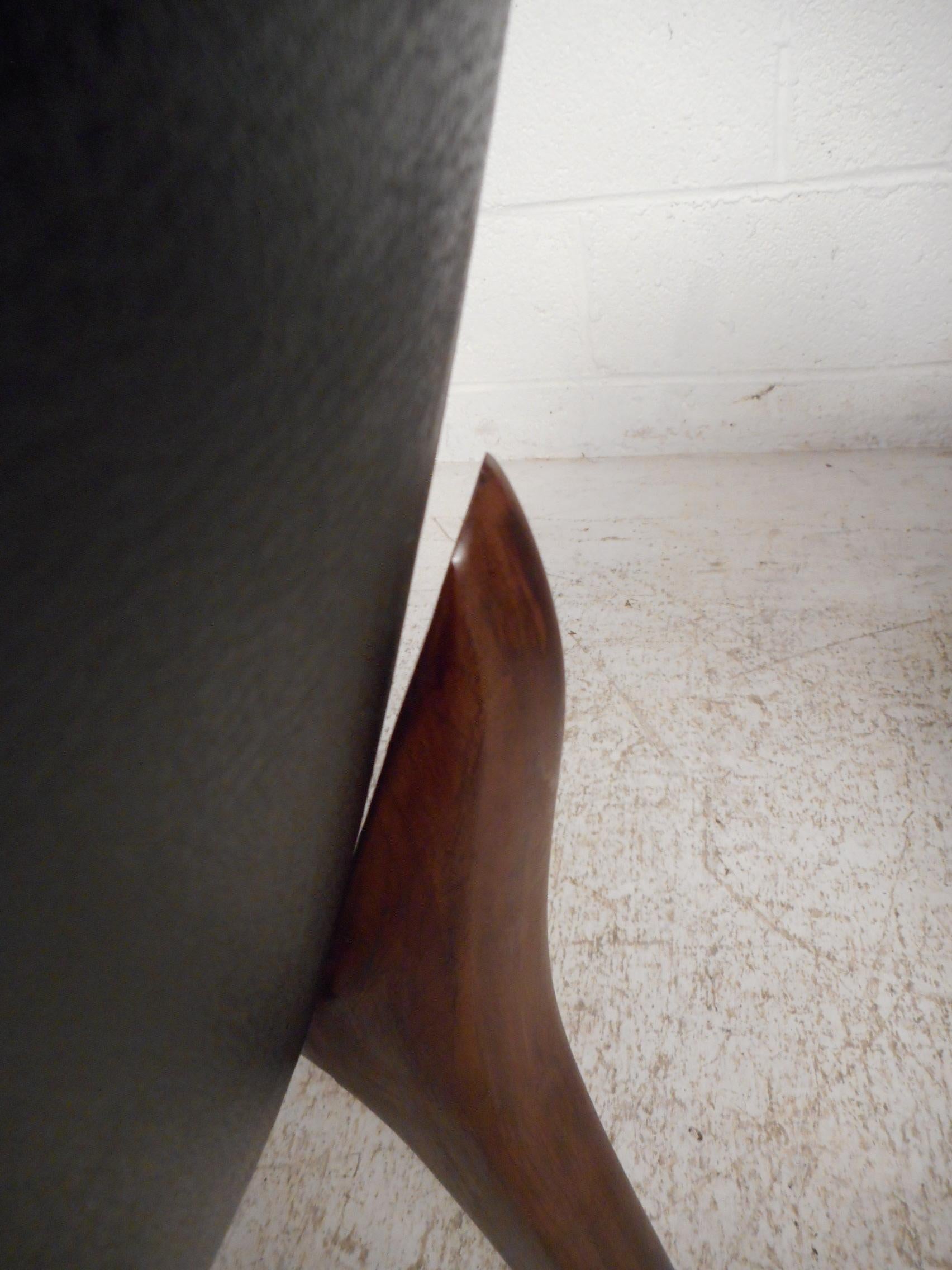Pair of Midcentury Armchairs 10