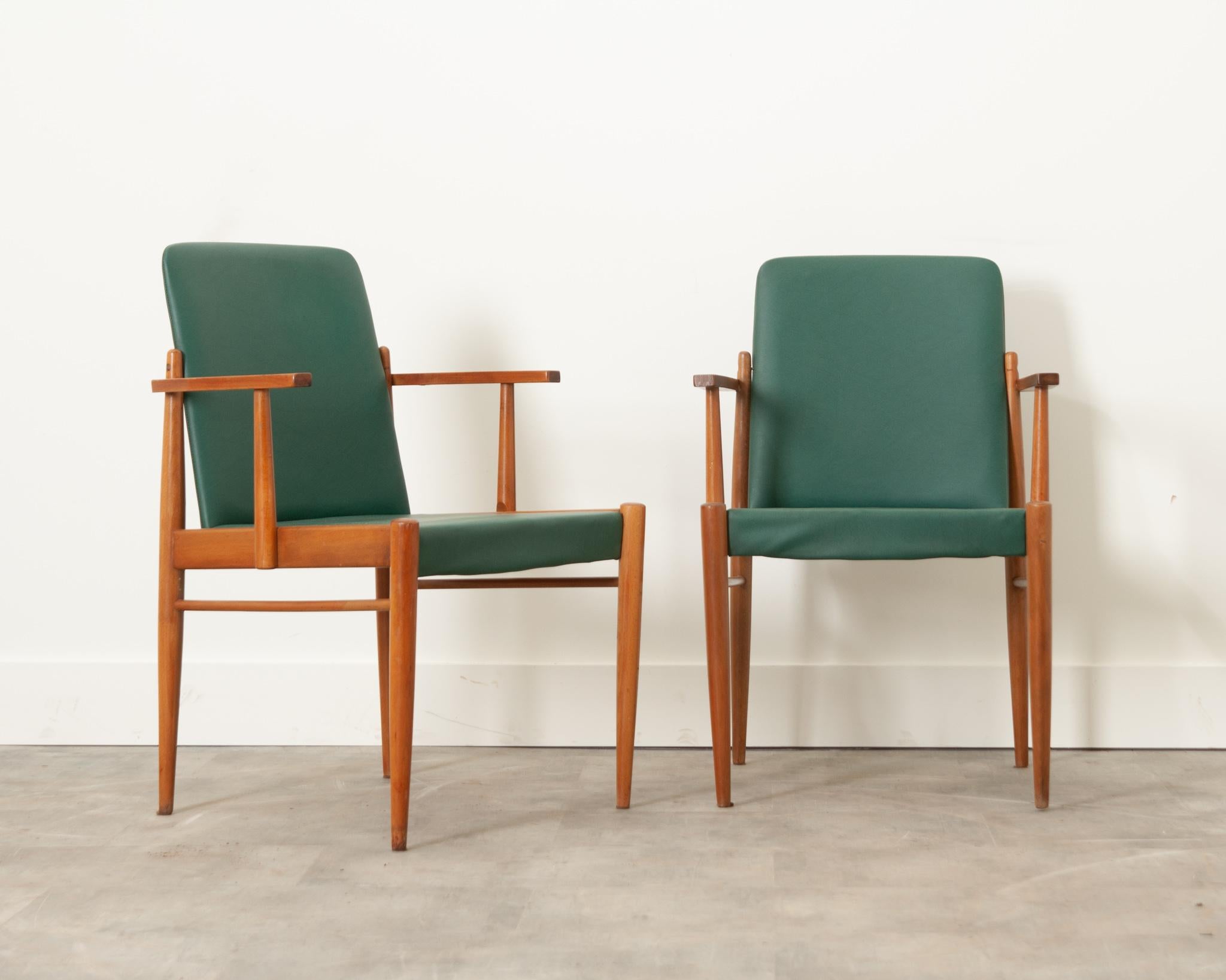 Mid-Century Modern Pair of Mid Century Armchairs For Sale