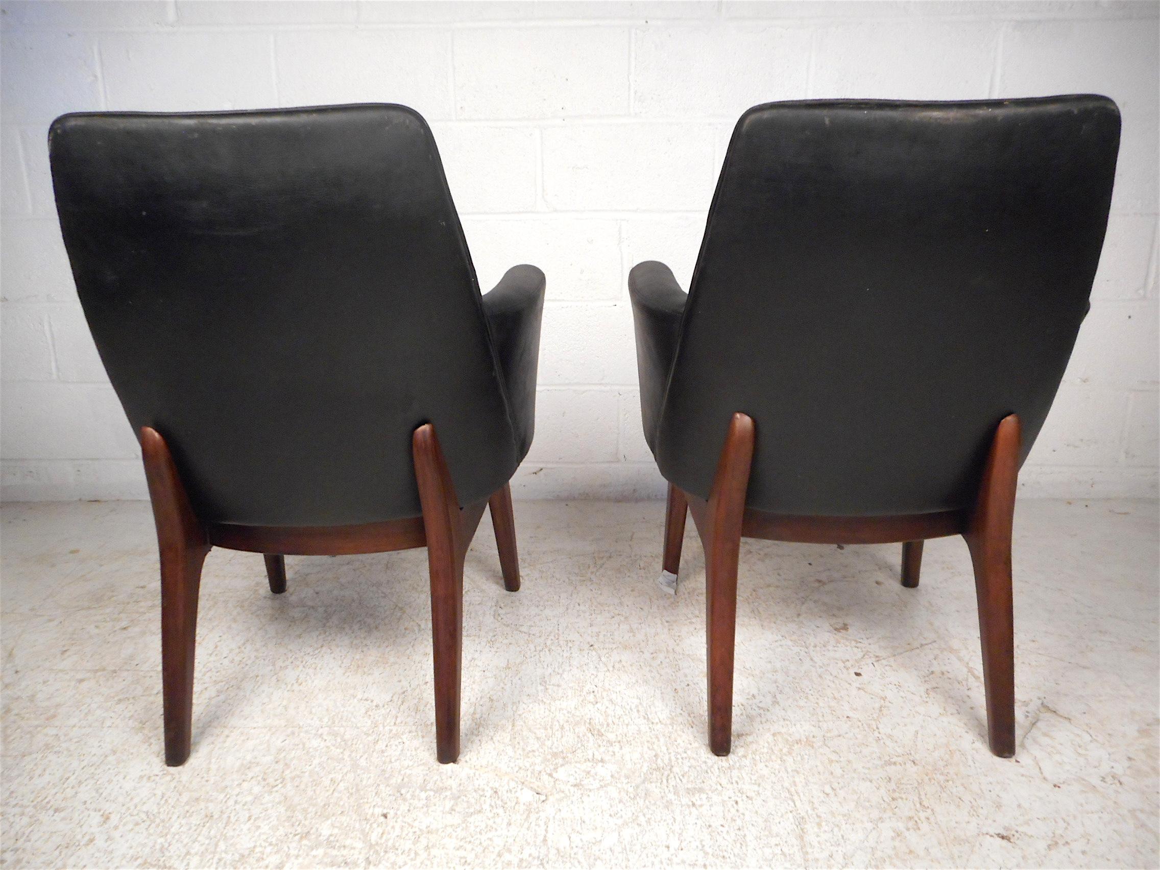 Pair of Midcentury Armchairs In Good Condition In Brooklyn, NY