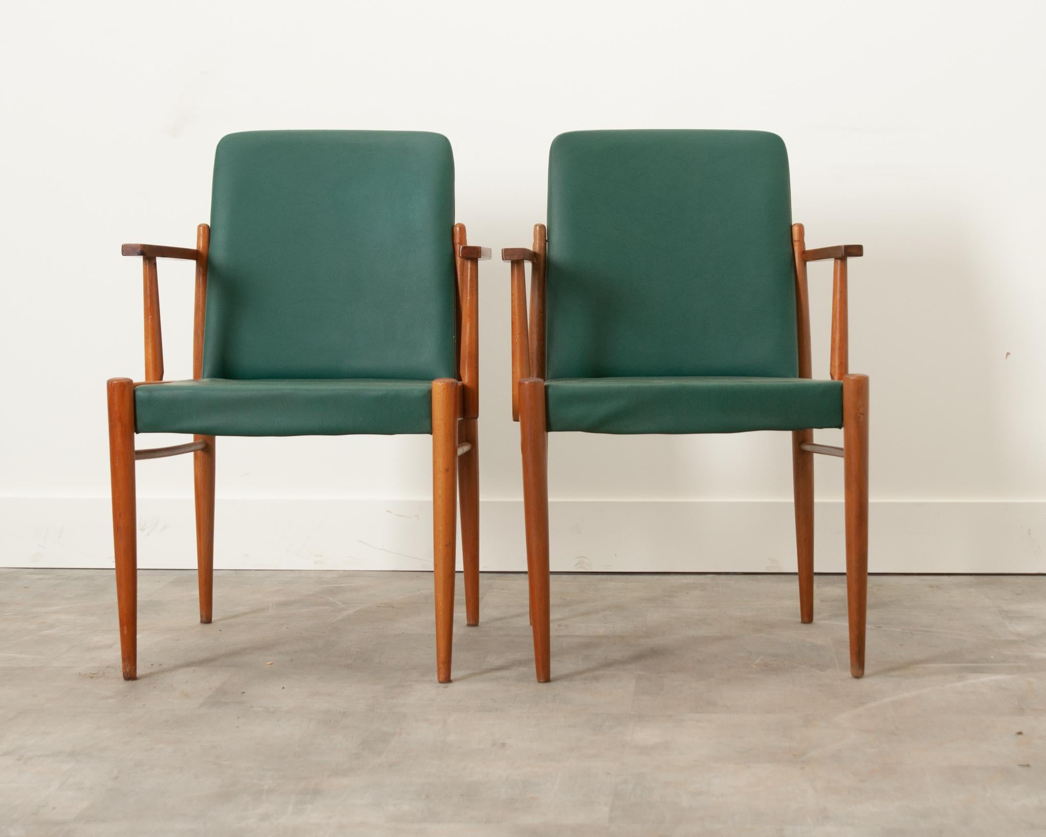 20th Century Pair of Mid Century Armchairs For Sale