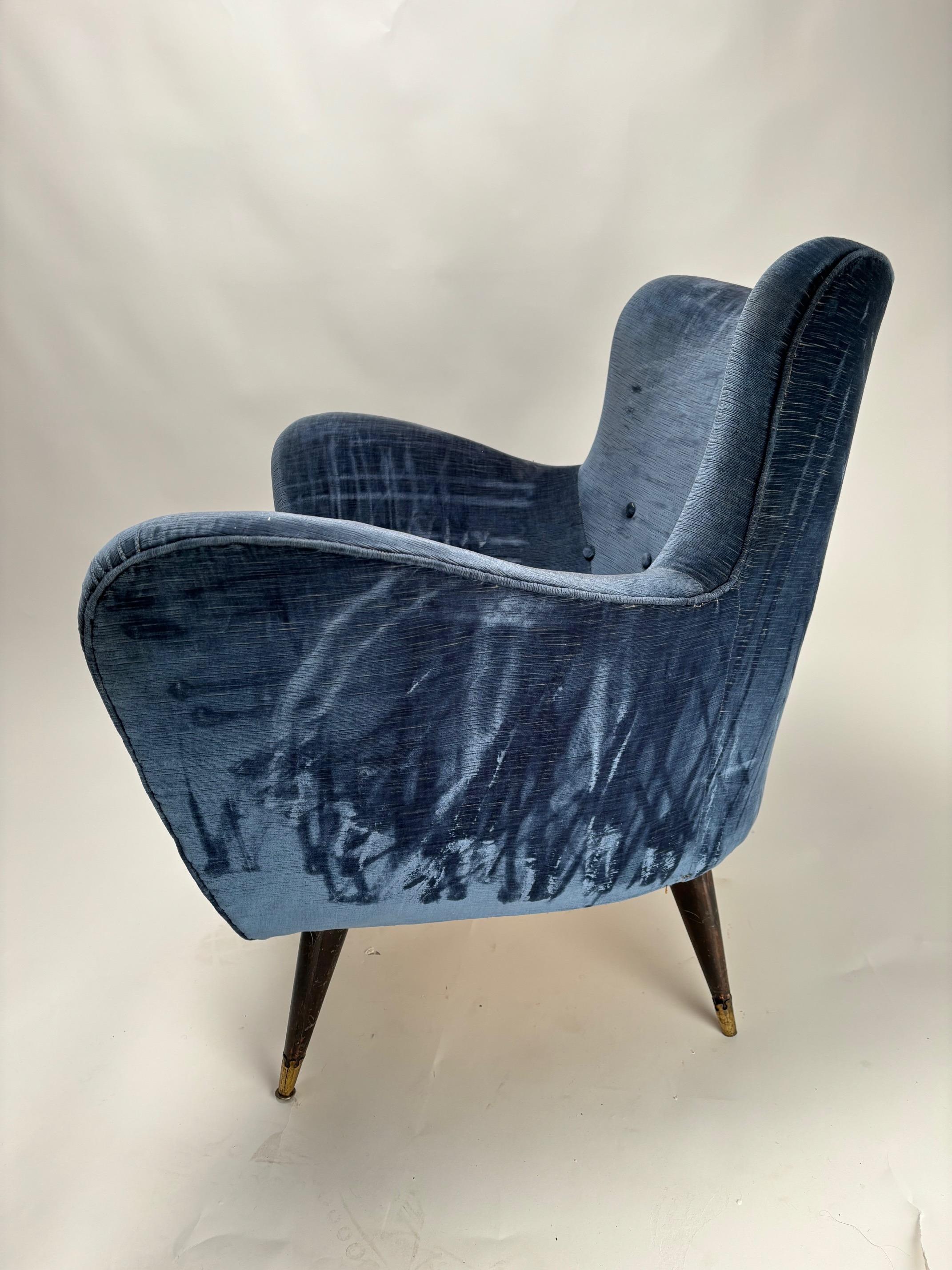 Coppia di poltrone di metà secolo nello stile di Guglielmo Veronesi, Italia anni '50 In condizioni discrete in vendita a Argelato, BO