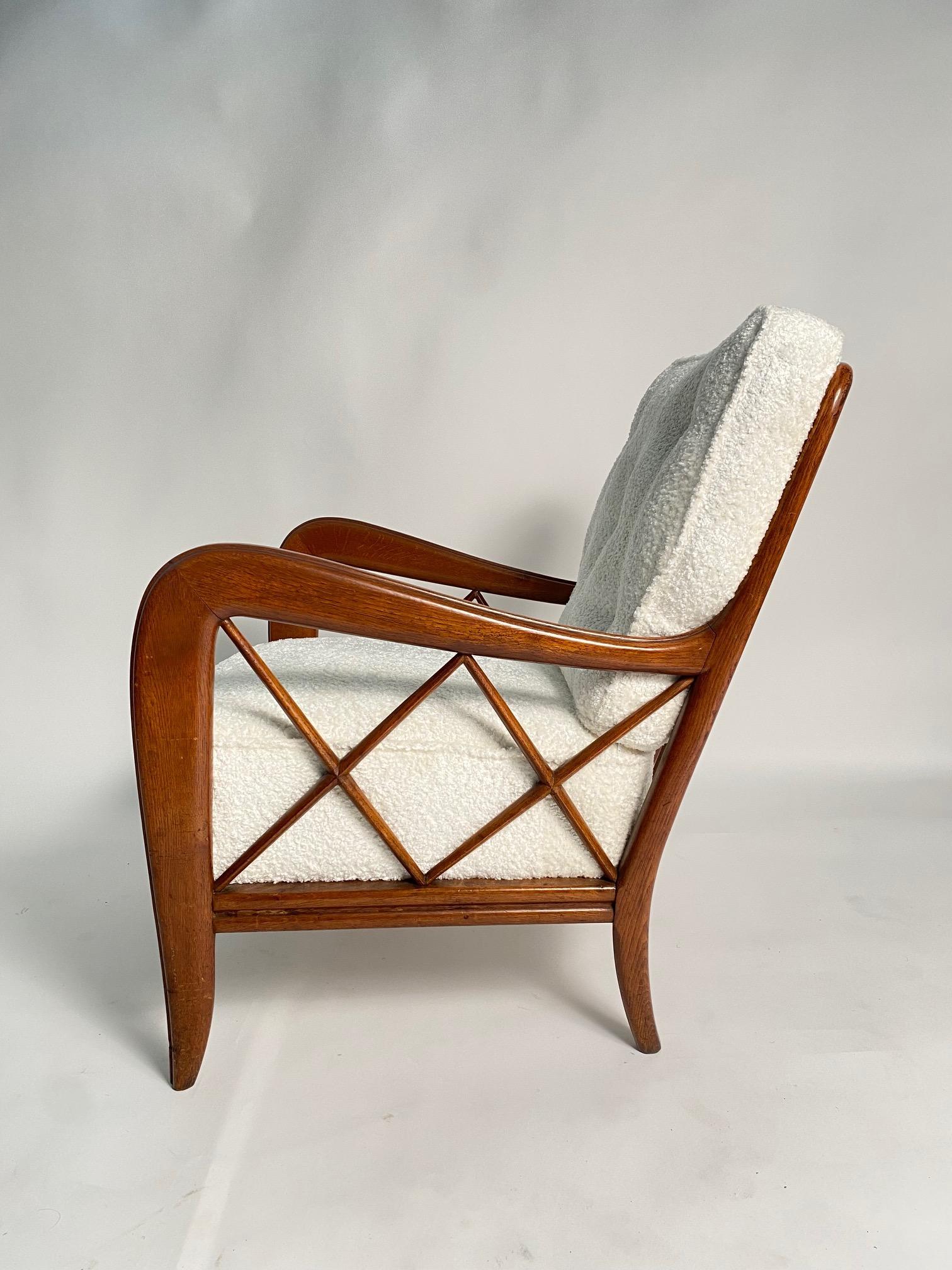 Mid-Century Modern Pair of Mid-Century armchairs in the style of Paolo Buffa, Italy 1950s For Sale