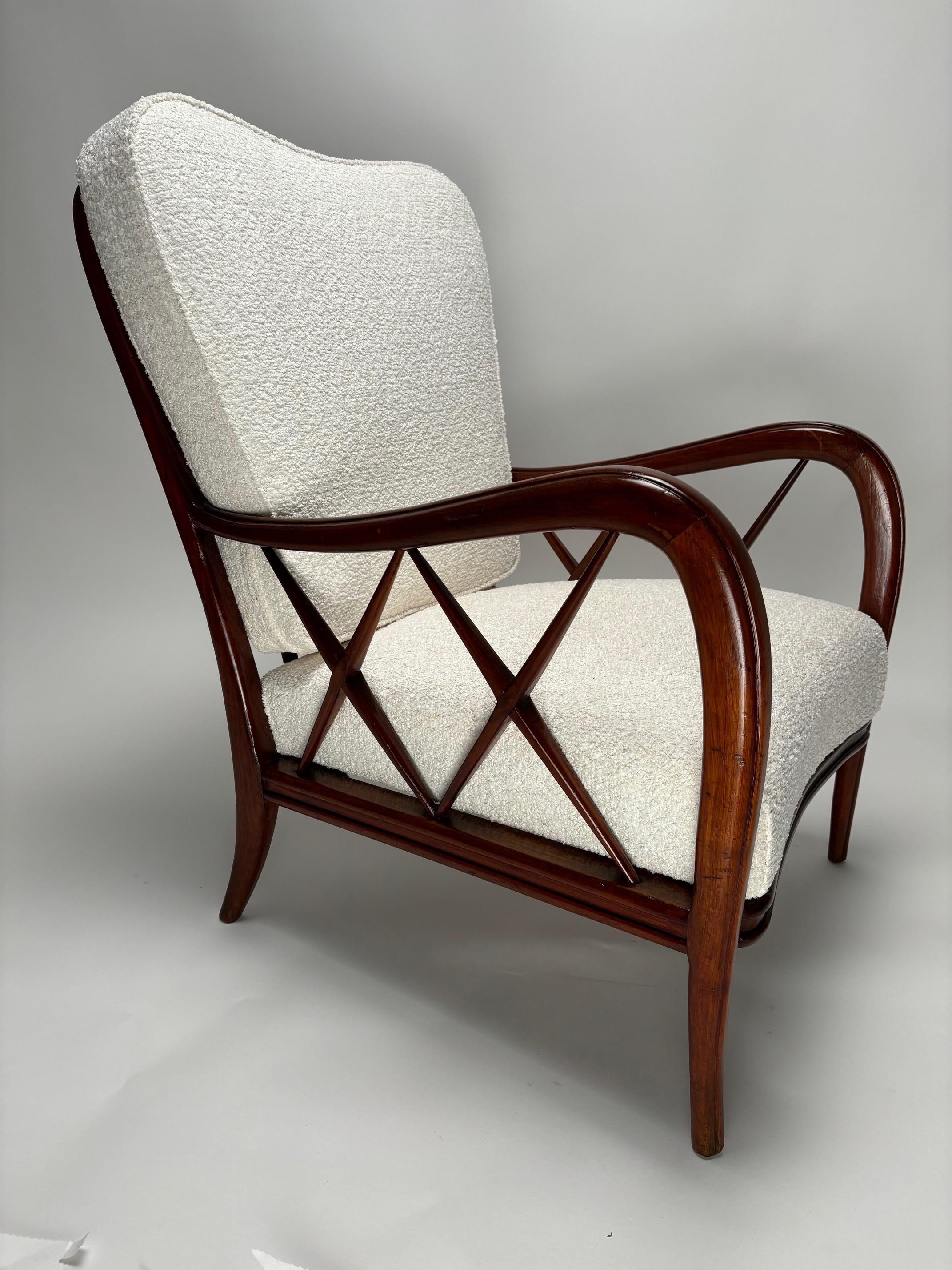 Mid-Century Modern Paire de fauteuils du milieu du siècle dans le style de Paolo Buffa, Italie années 1950 en vente