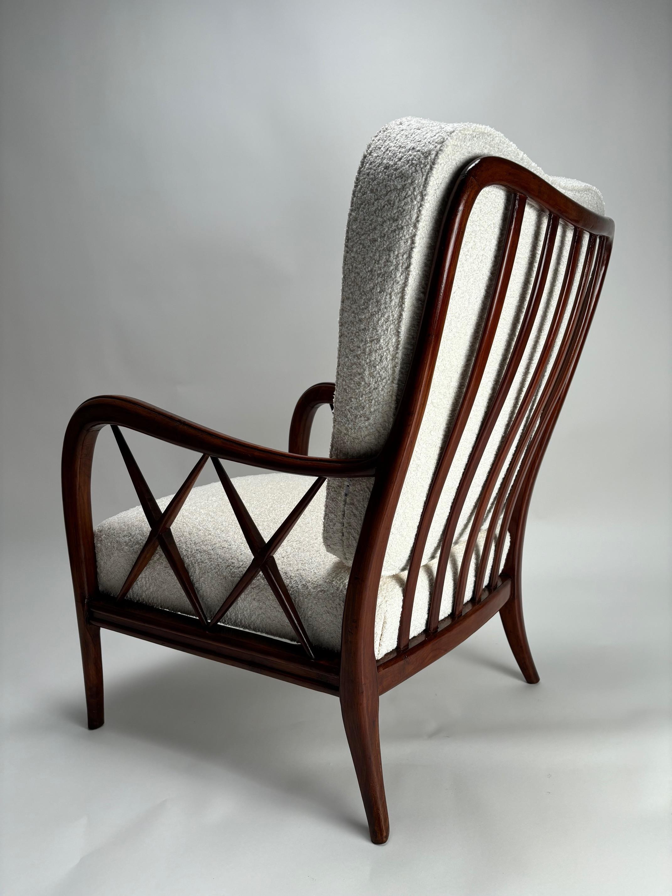 Paire de fauteuils du milieu du siècle dans le style de Paolo Buffa, Italie années 1950 en vente 1