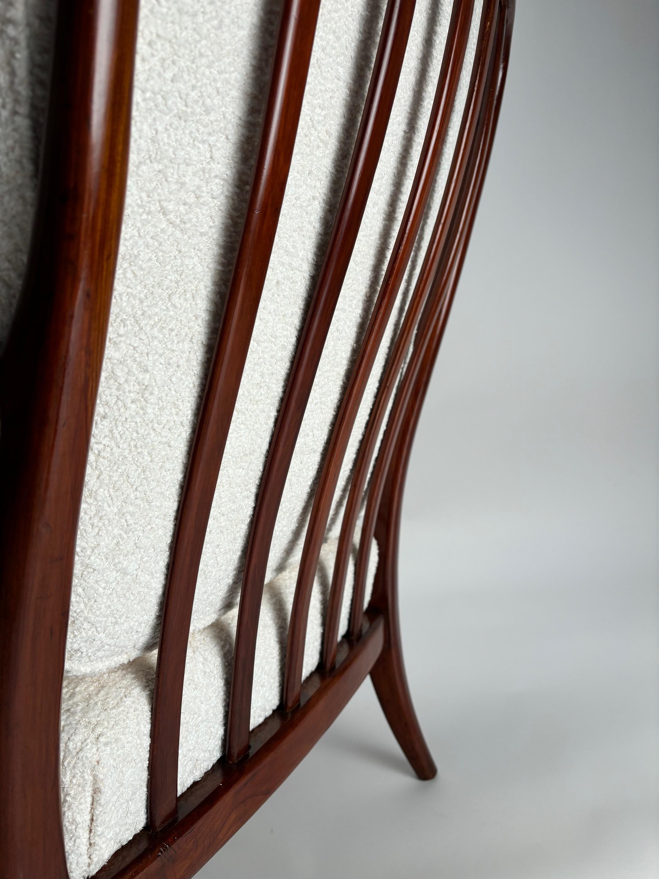 Paire de fauteuils du milieu du siècle dans le style de Paolo Buffa, Italie années 1950 en vente 2