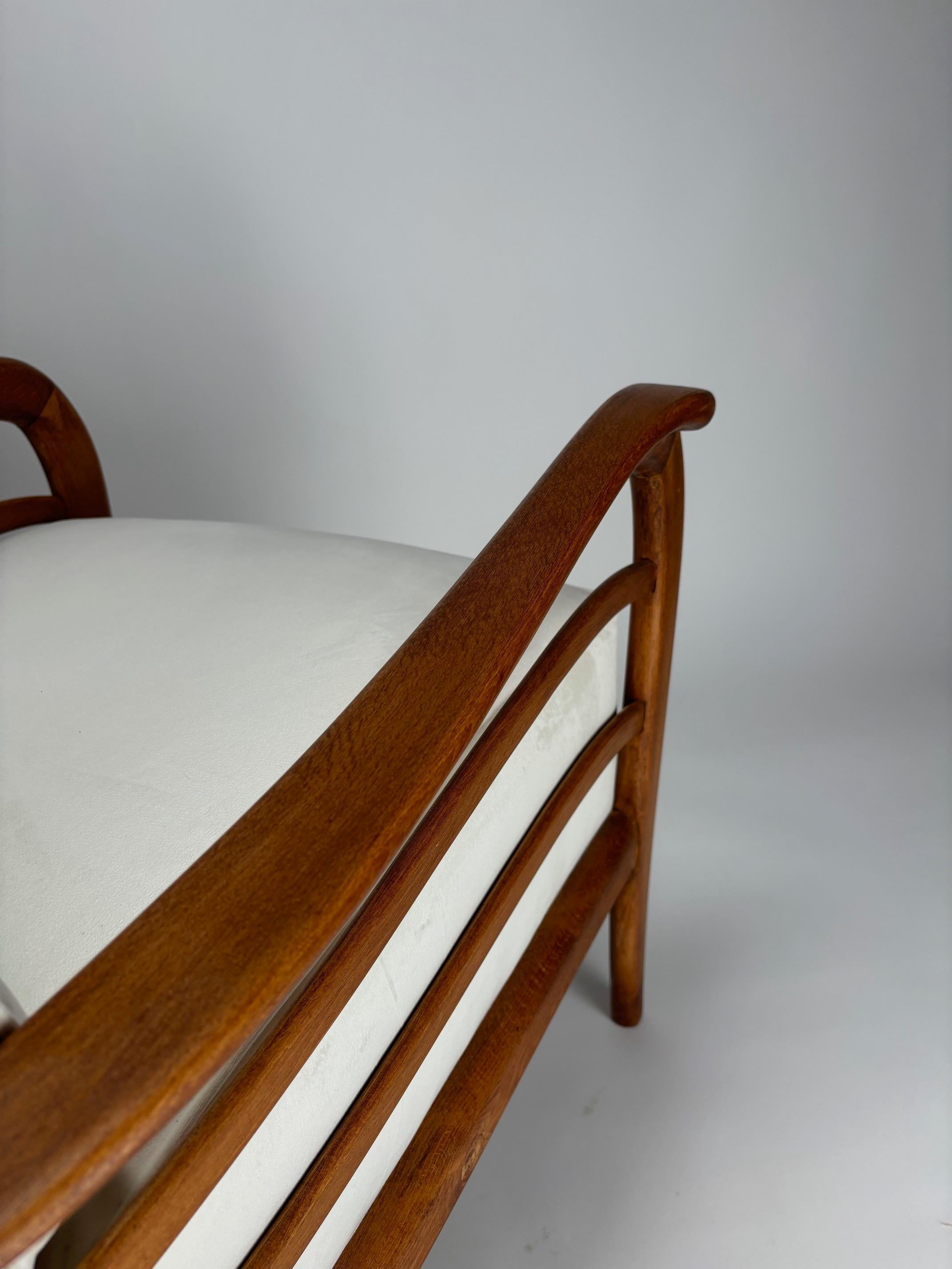 Paire de fauteuils du milieu du siècle, style Paolo Buffa, Italie années 1950 en vente 6