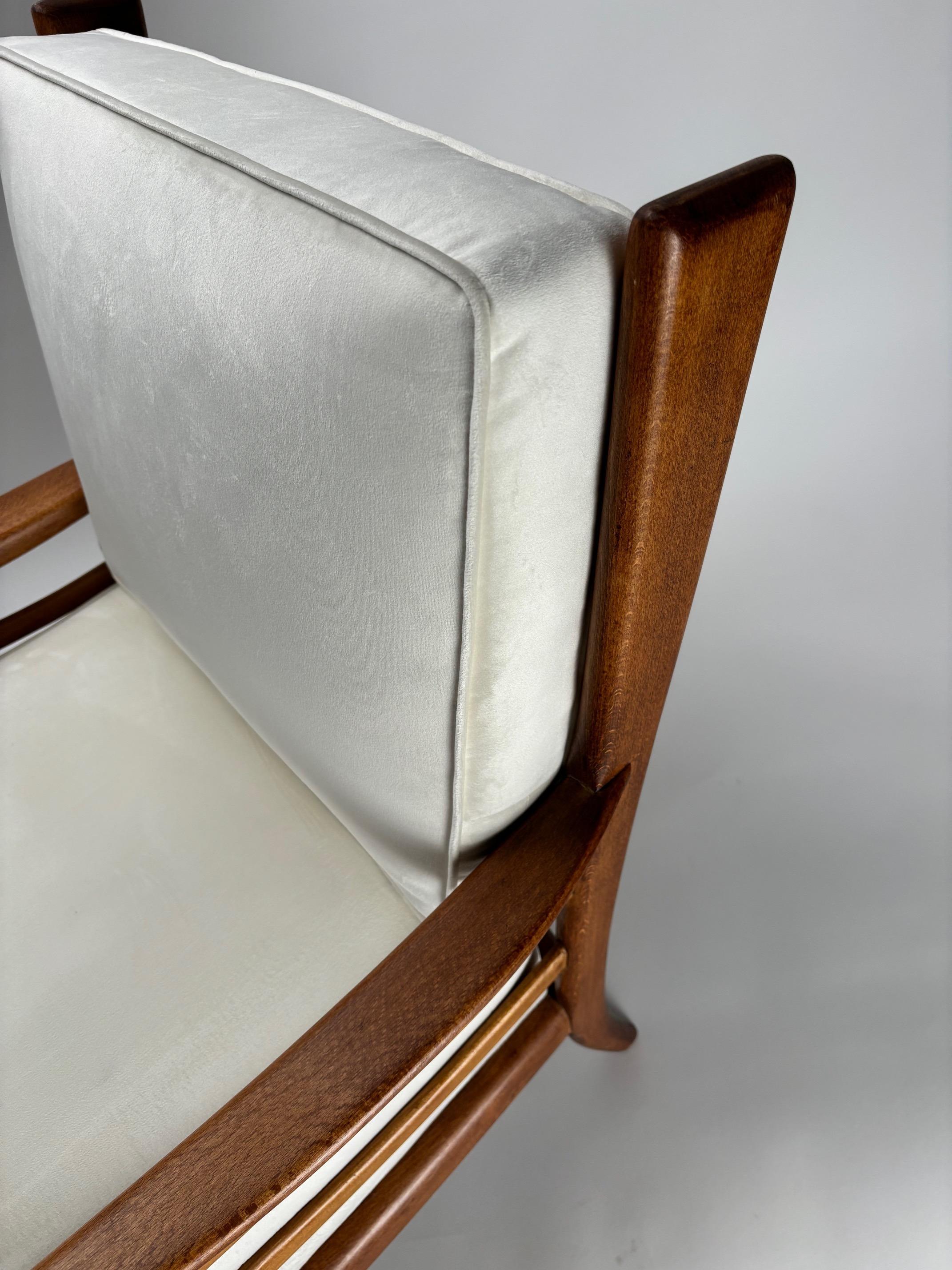 italien Paire de fauteuils du milieu du siècle, style Paolo Buffa, Italie années 1950 en vente