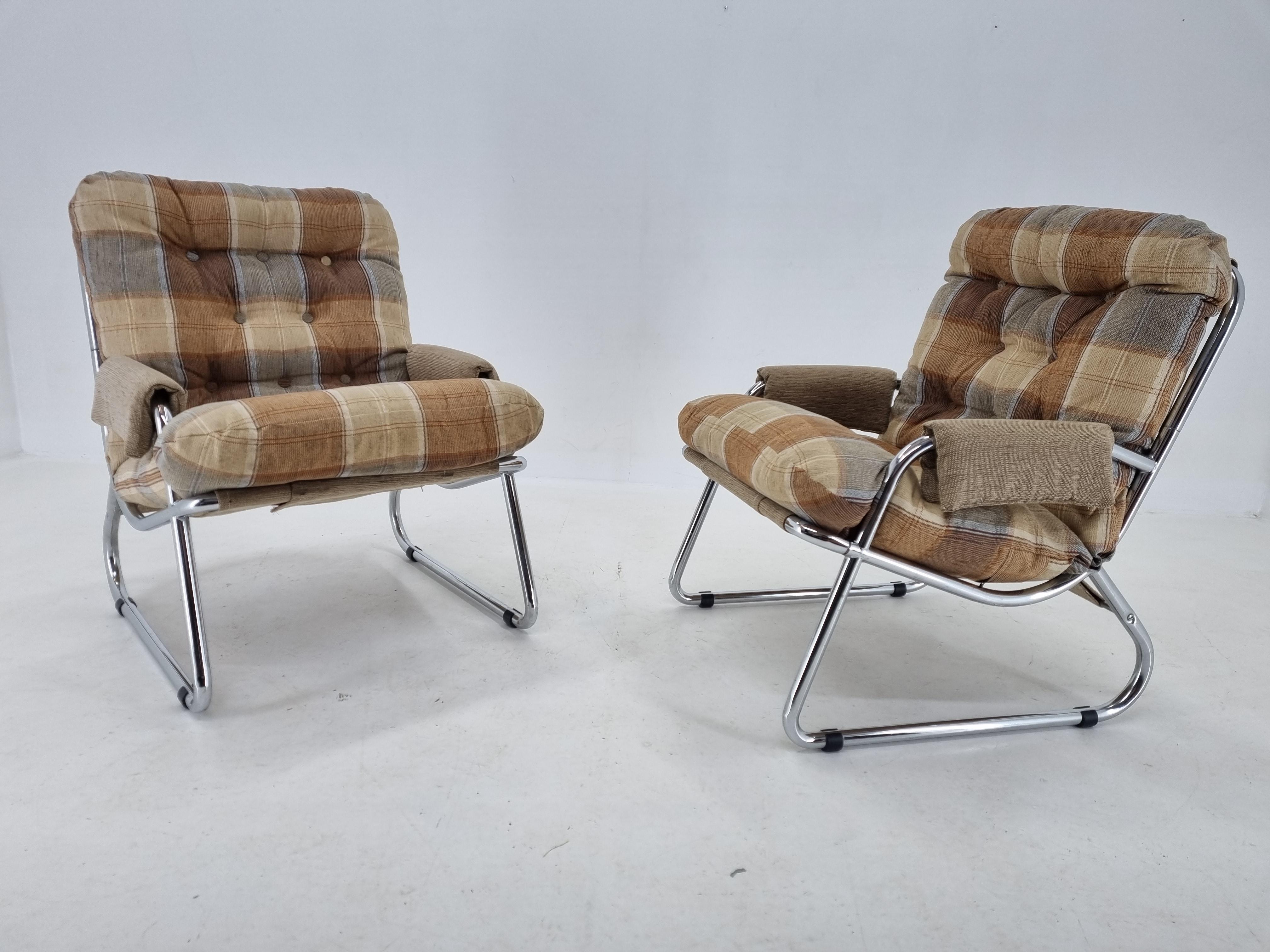 Pair of Mid Century Armchairs, Peter Hoyte, 1970s For Sale 1