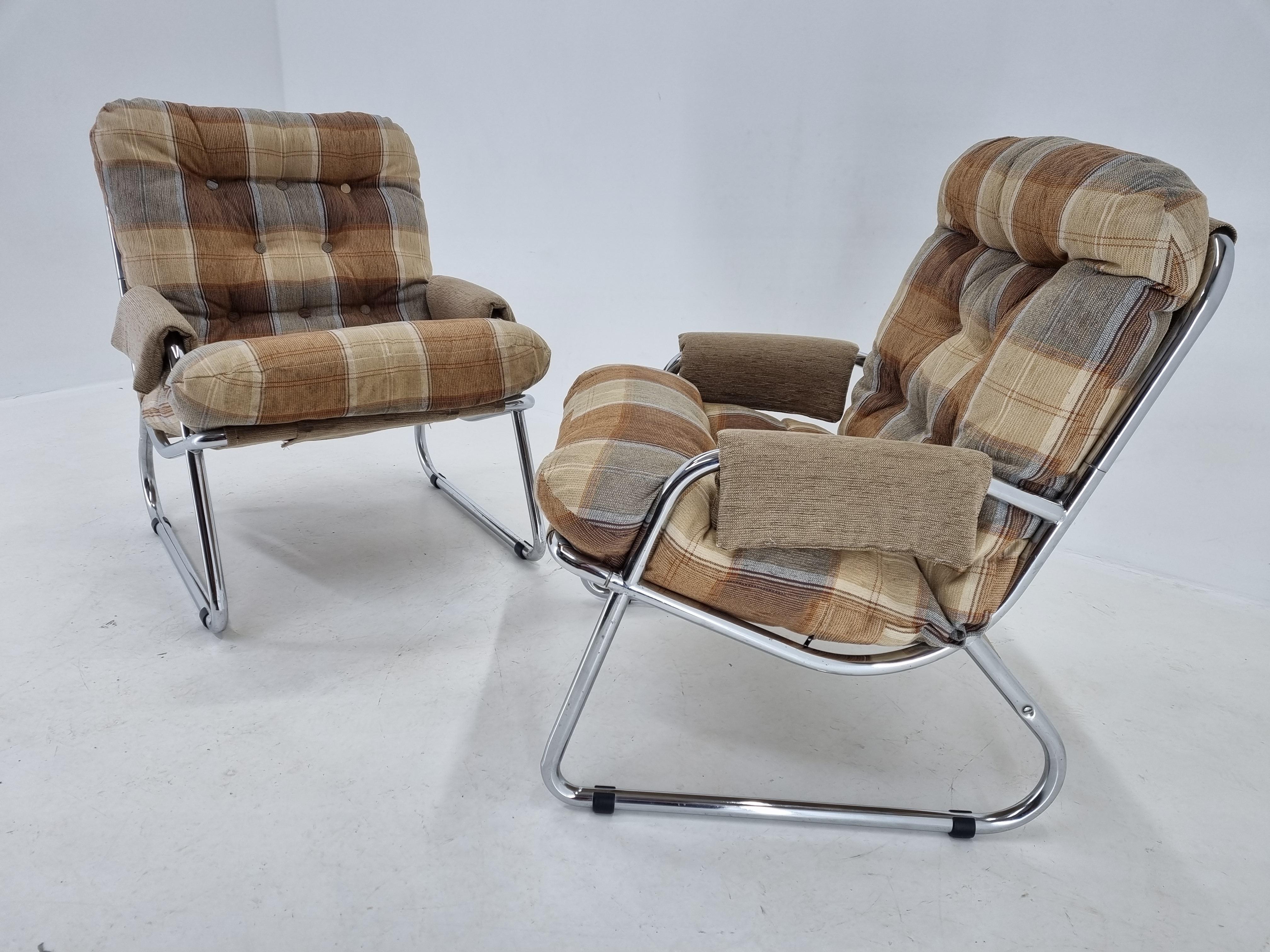 Late 20th Century Pair of Mid Century Armchairs, Peter Hoyte, 1970s For Sale