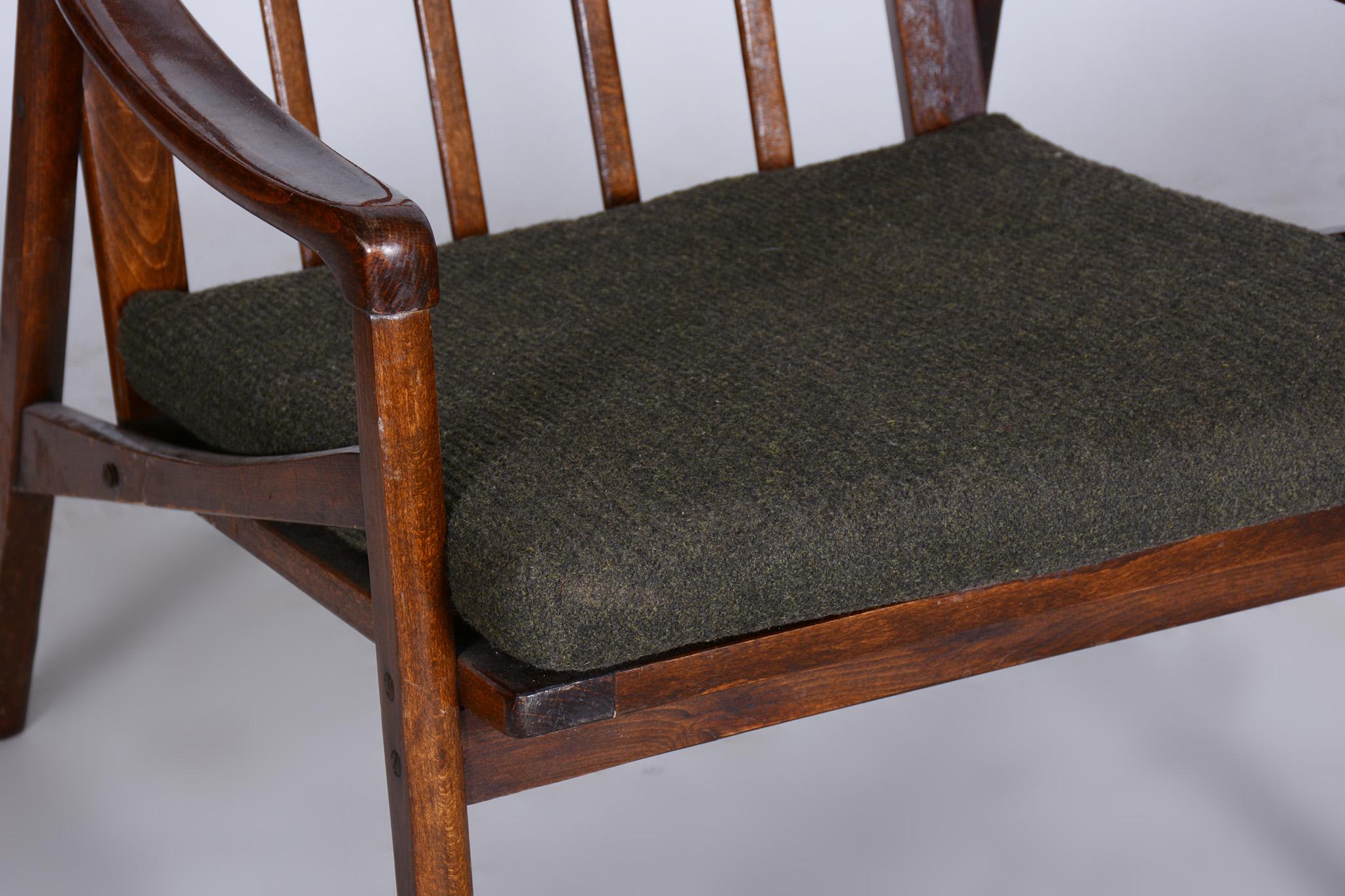 Tchèque Paire de fauteuils du milieu du siècle dernier, hêtre teinté, polonais revisité, République tchèque, années 1960 en vente