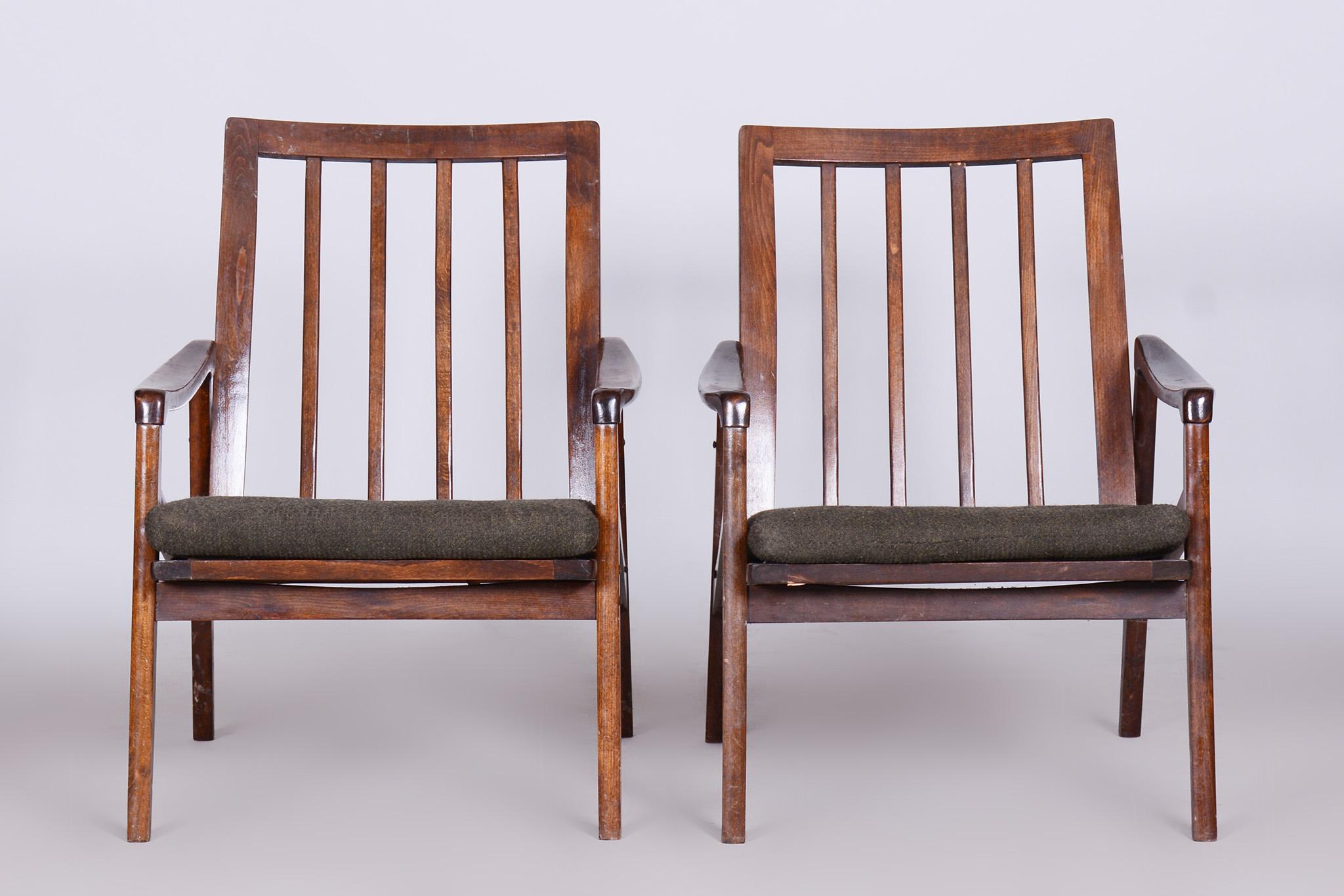 Tissu Paire de fauteuils du milieu du siècle dernier, hêtre teinté, polonais revisité, République tchèque, années 1960 en vente