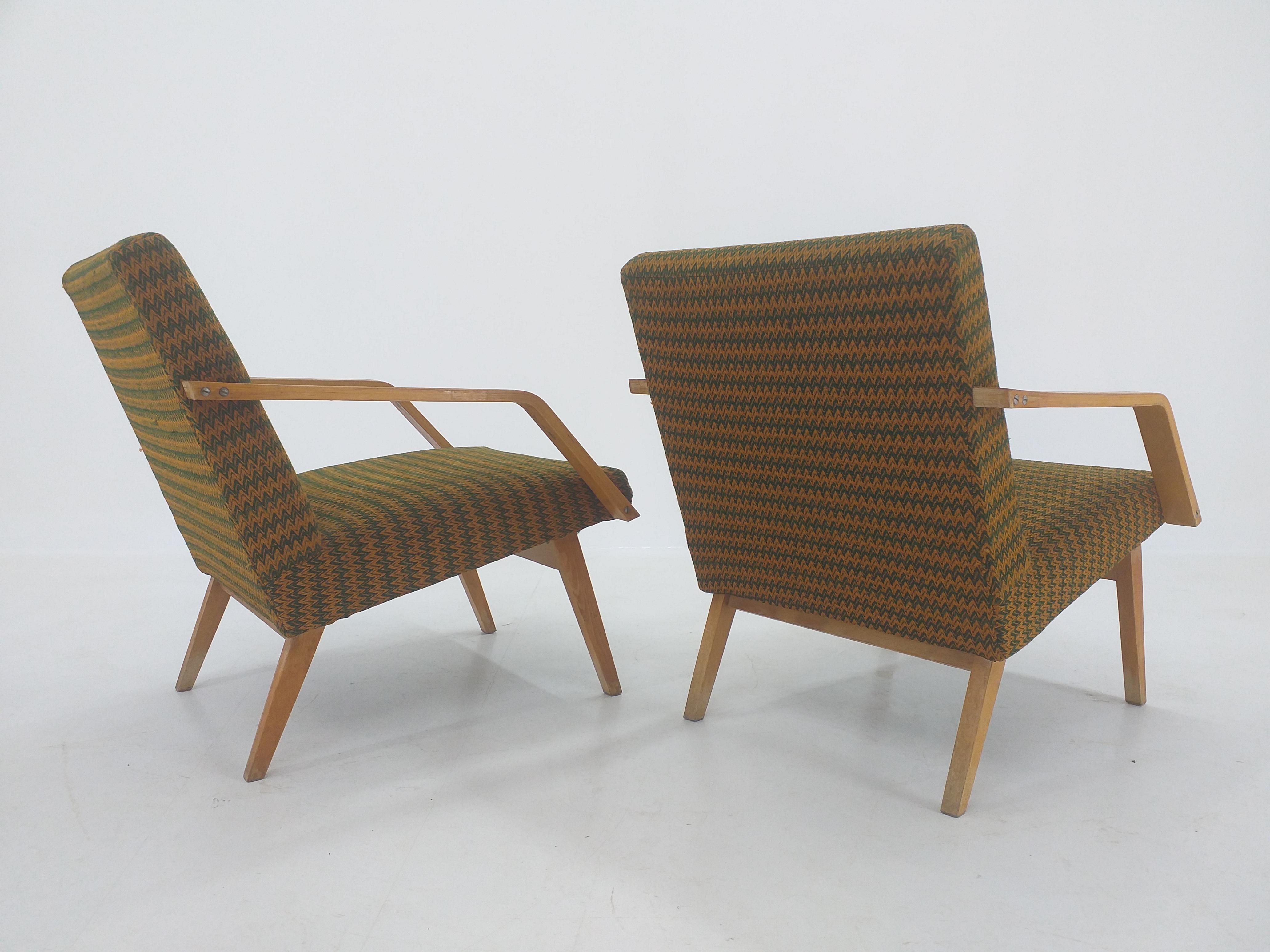 Pair of Mid Century Armchairs TON, 1970s In Good Condition For Sale In Praha, CZ